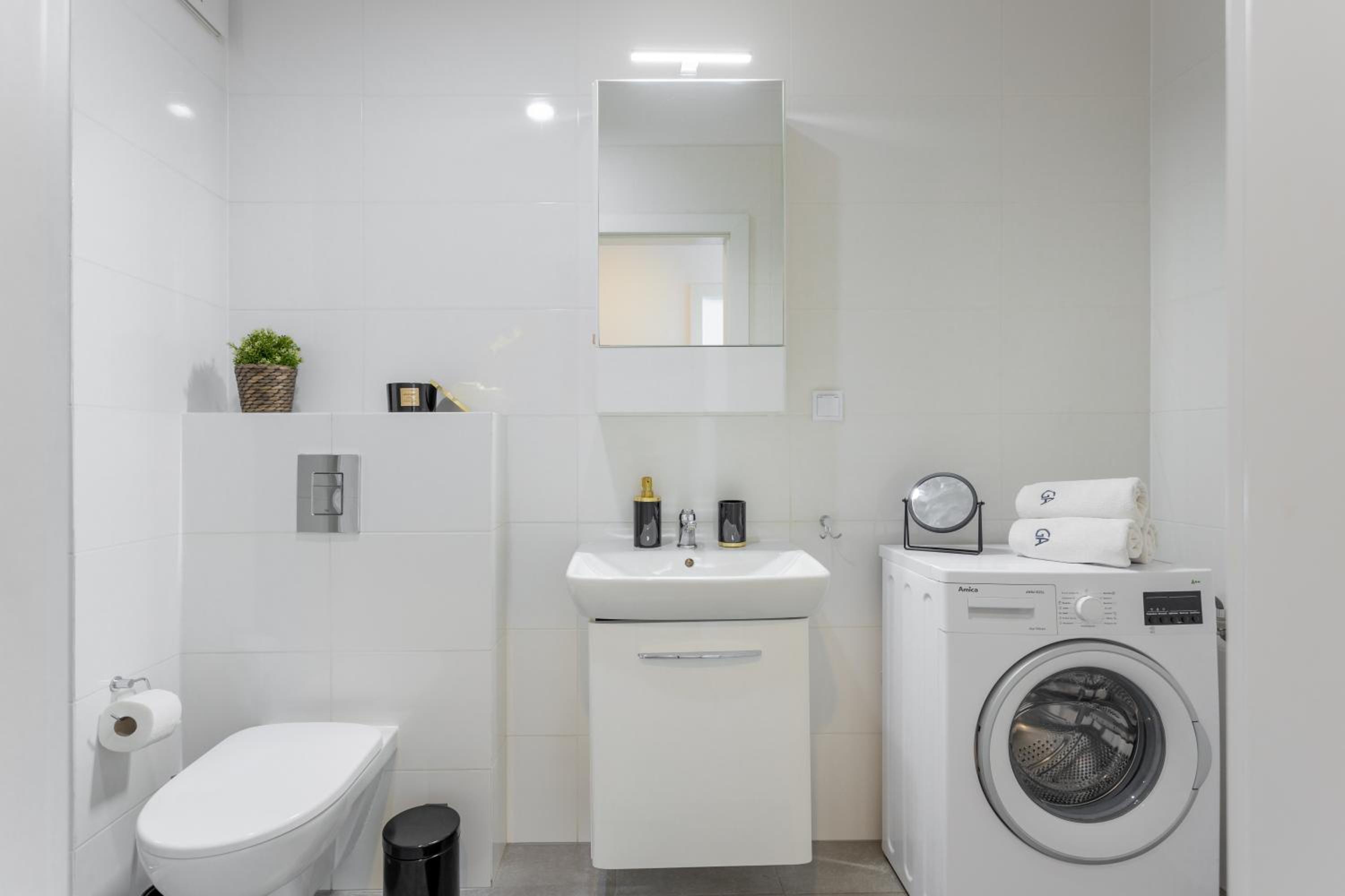 Golden Apartments Warsaw - Stylish & Sunny - Pereca Residence, City Center