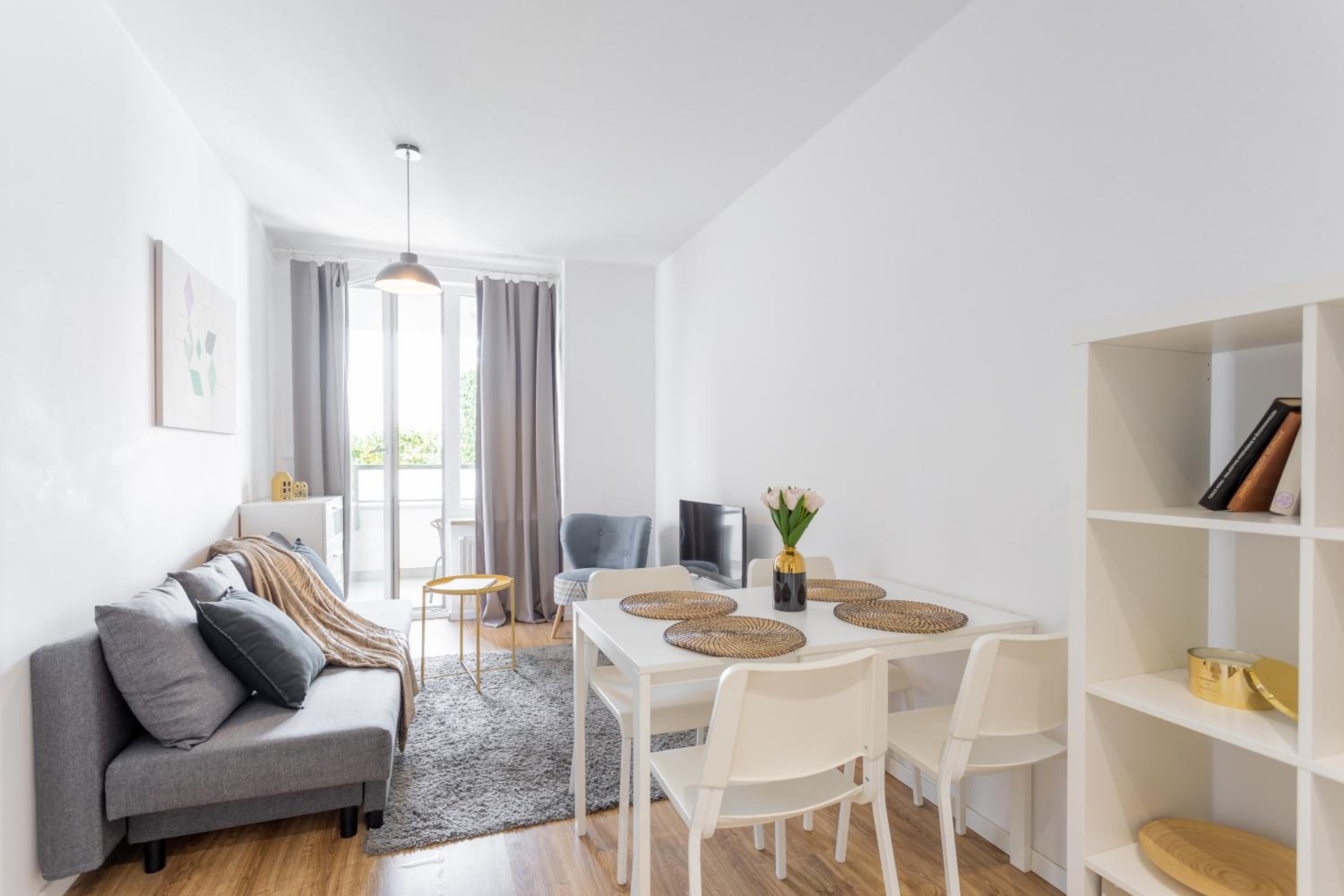Golden Apartments Warsaw - Stylish & Sunny - Pereca Residence, City Center