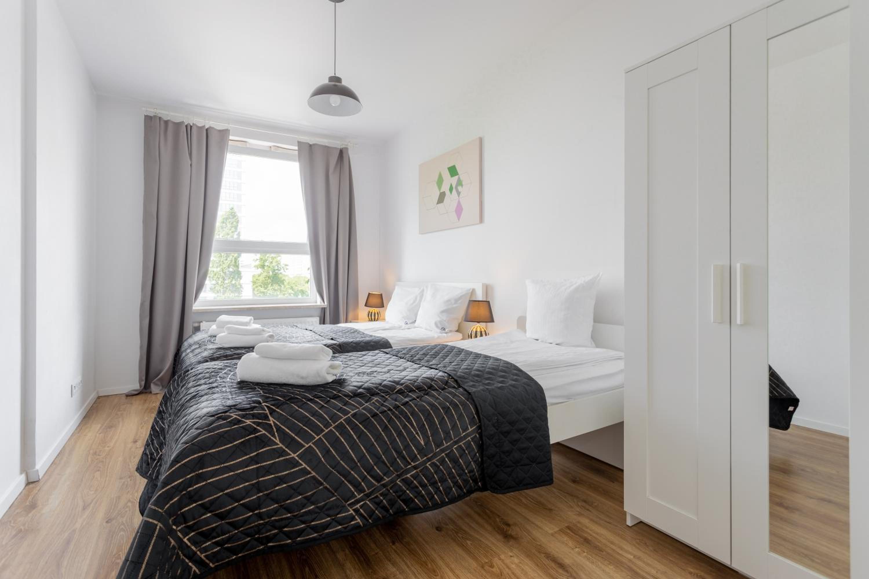 Golden Apartments Warsaw - Stylish & Sunny - Pereca Residence, City Center