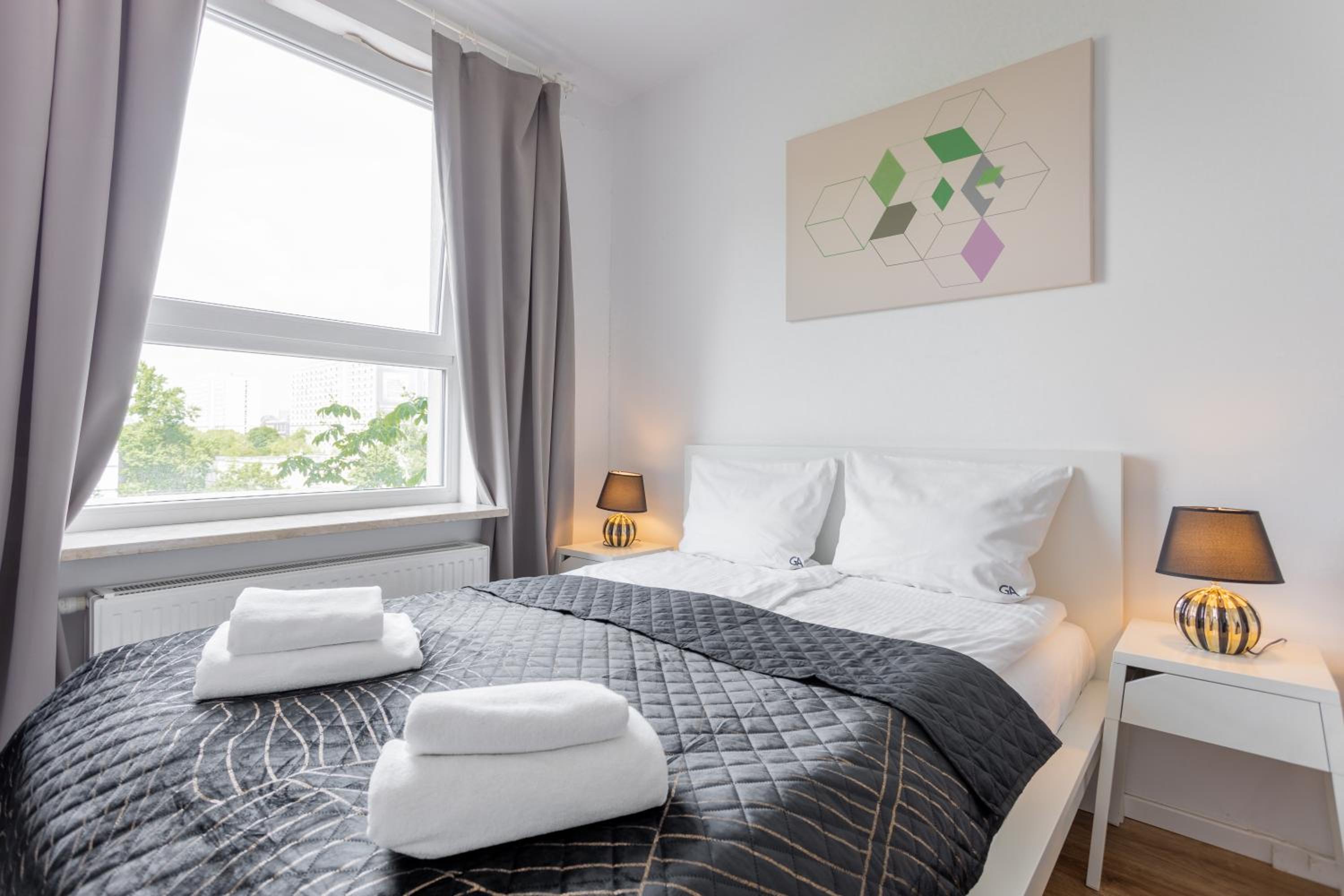 Golden Apartments Warsaw - Stylish & Sunny - Pereca Residence, City Center