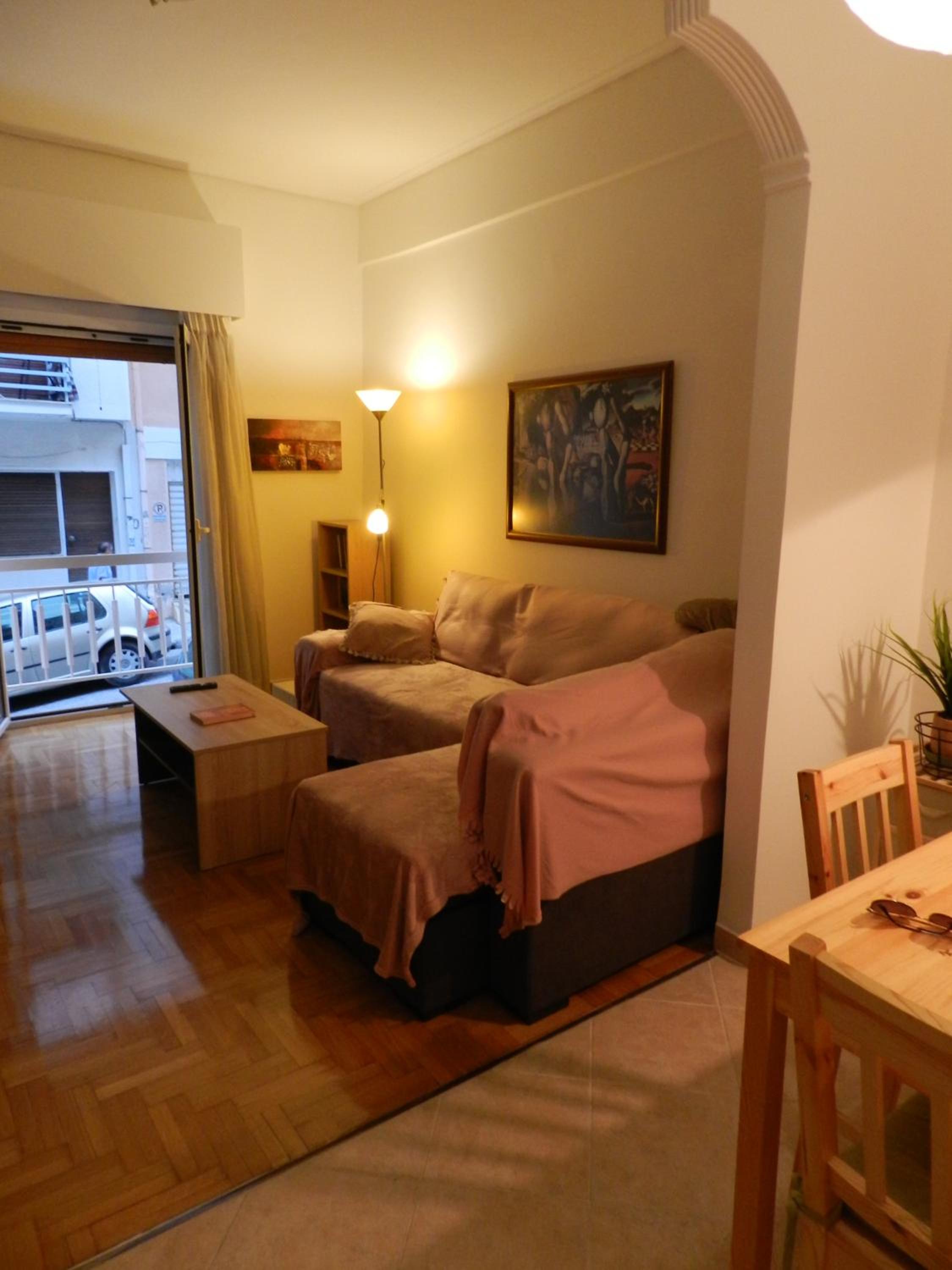 Vasia's cosy apartment in Athens, 