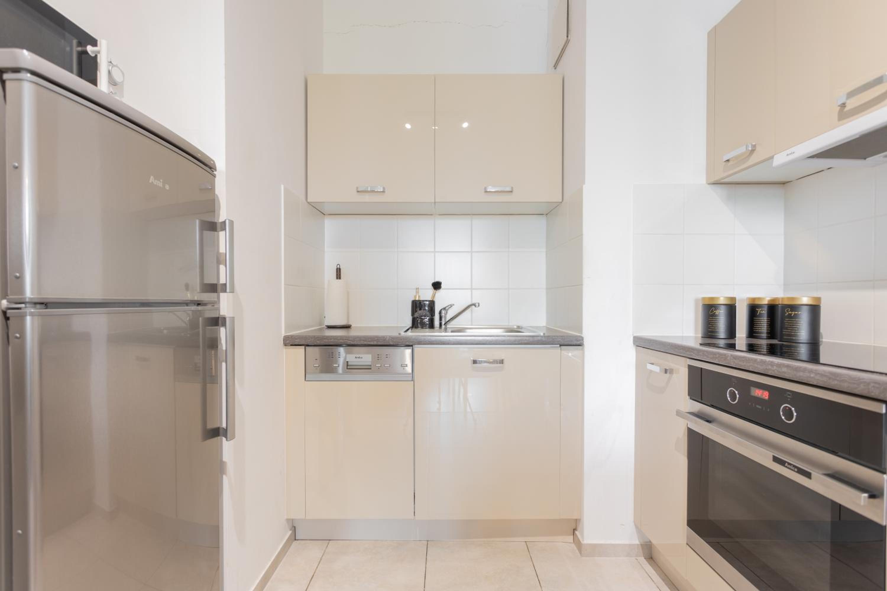 Golden Apartments Warsaw - Stylish & Sunny - Pereca Residence, City Center