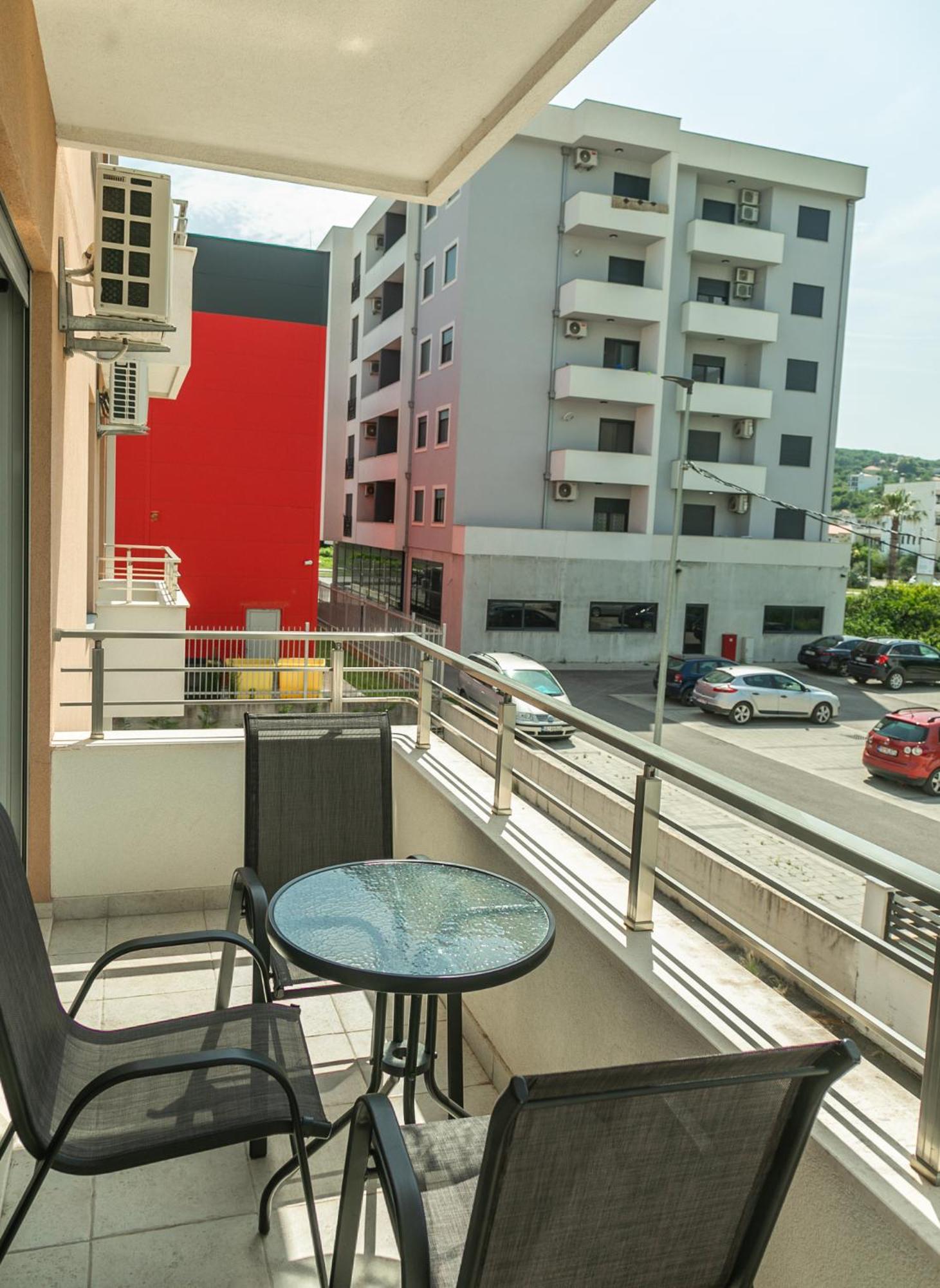 Apartments Mina