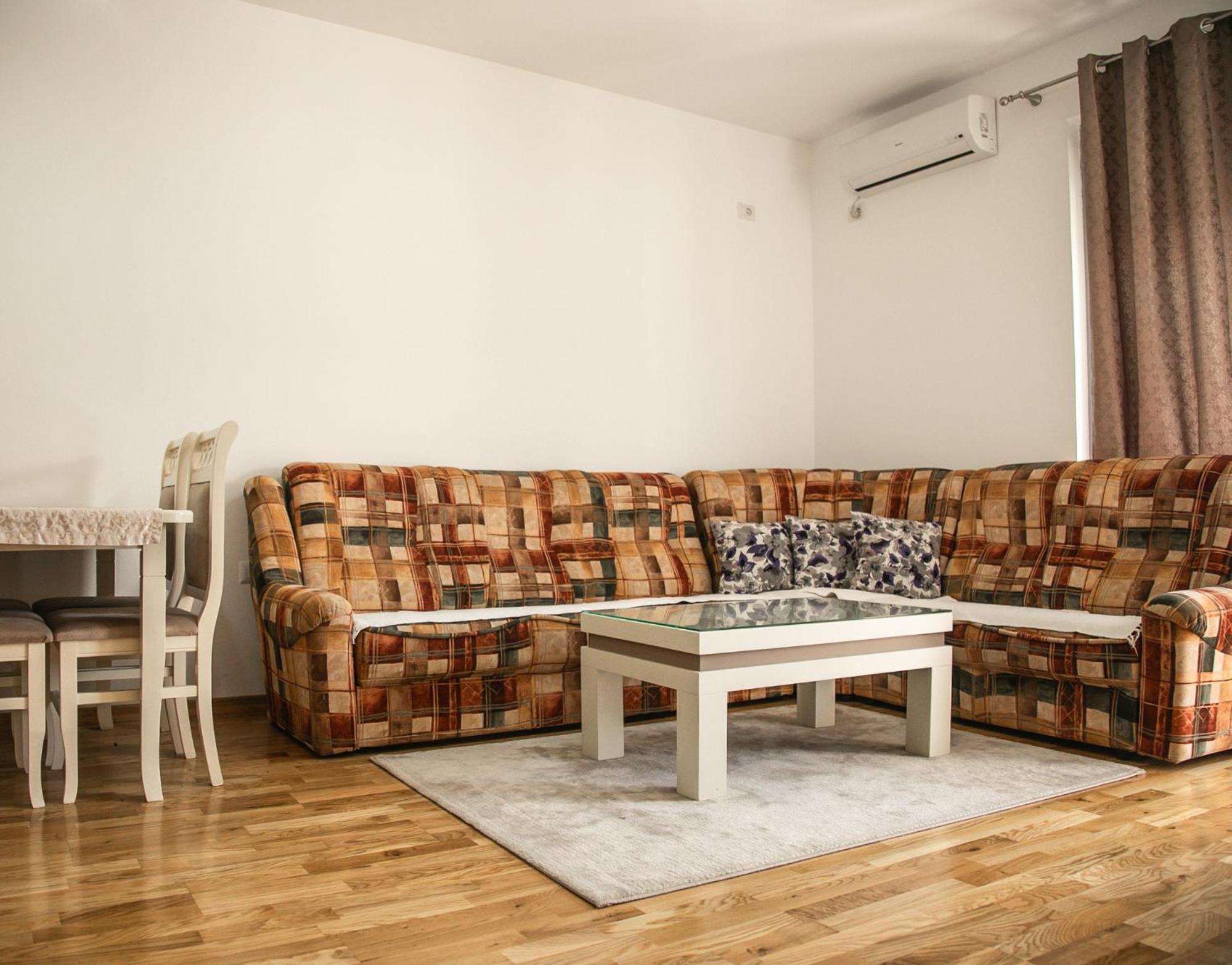 Apartments Mina
