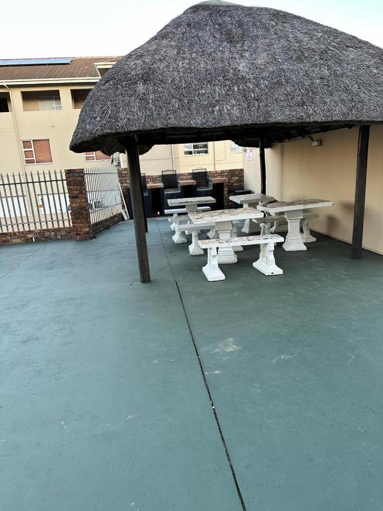 St Ives beach access apartment
