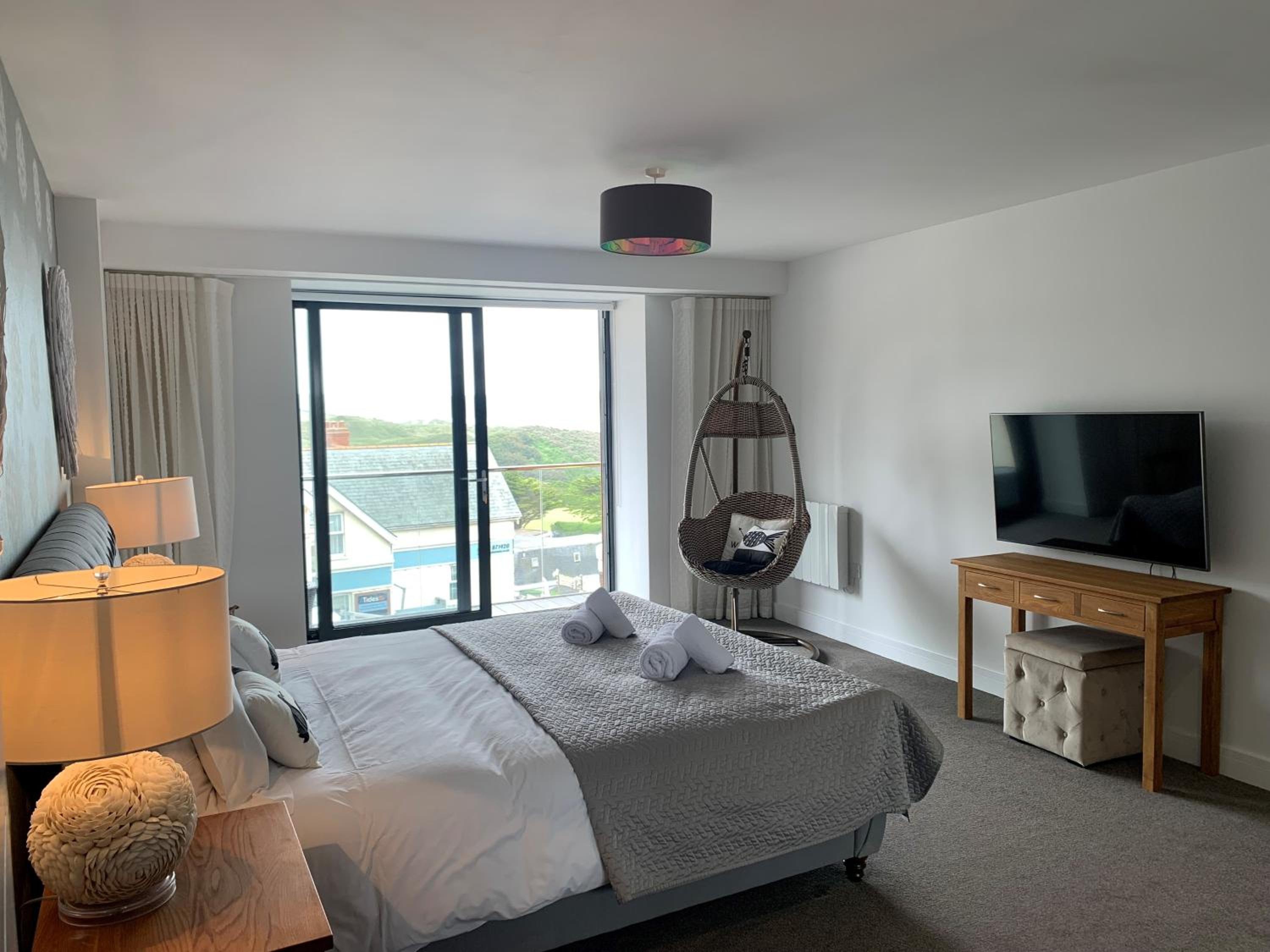 12 Woolacombe East - Luxury Apartment at Byron Woolacombe, only 4 minute walk to Woolacombe Beach! view 5