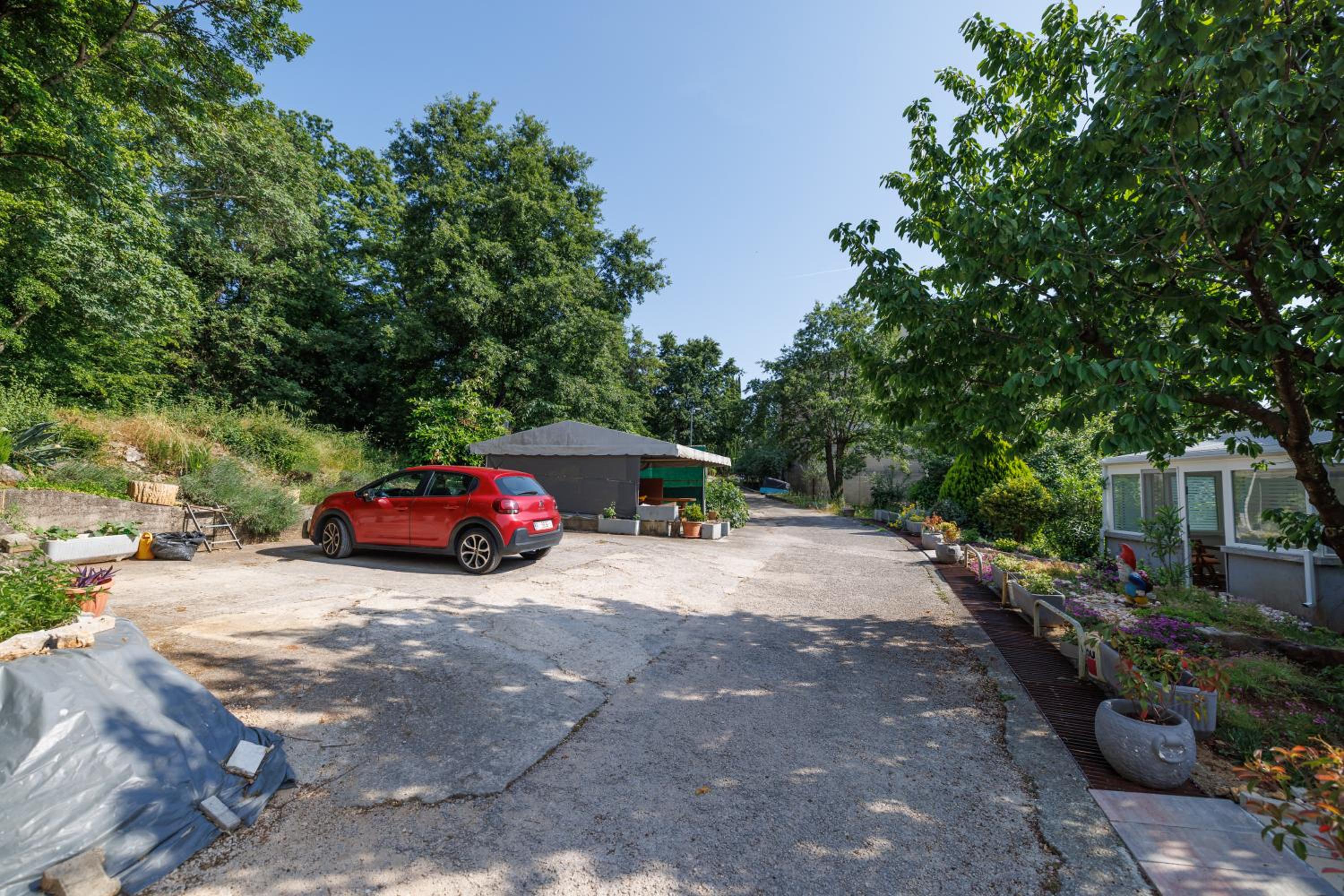 Apartment Oto Njivice