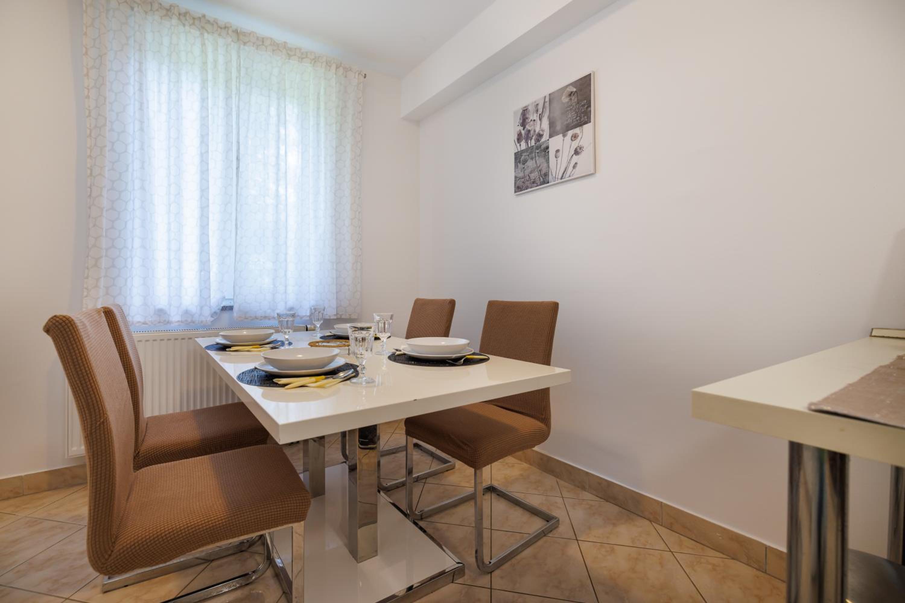 Apartment Oto Njivice