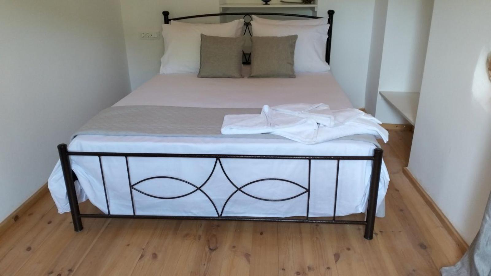 Vikou House - Nestled in One of Zakynthos Oldest Villages A Tranquil Retreat Close to Renowned Beaches Offering Authentic Zakynthian Hospitality By Villa M