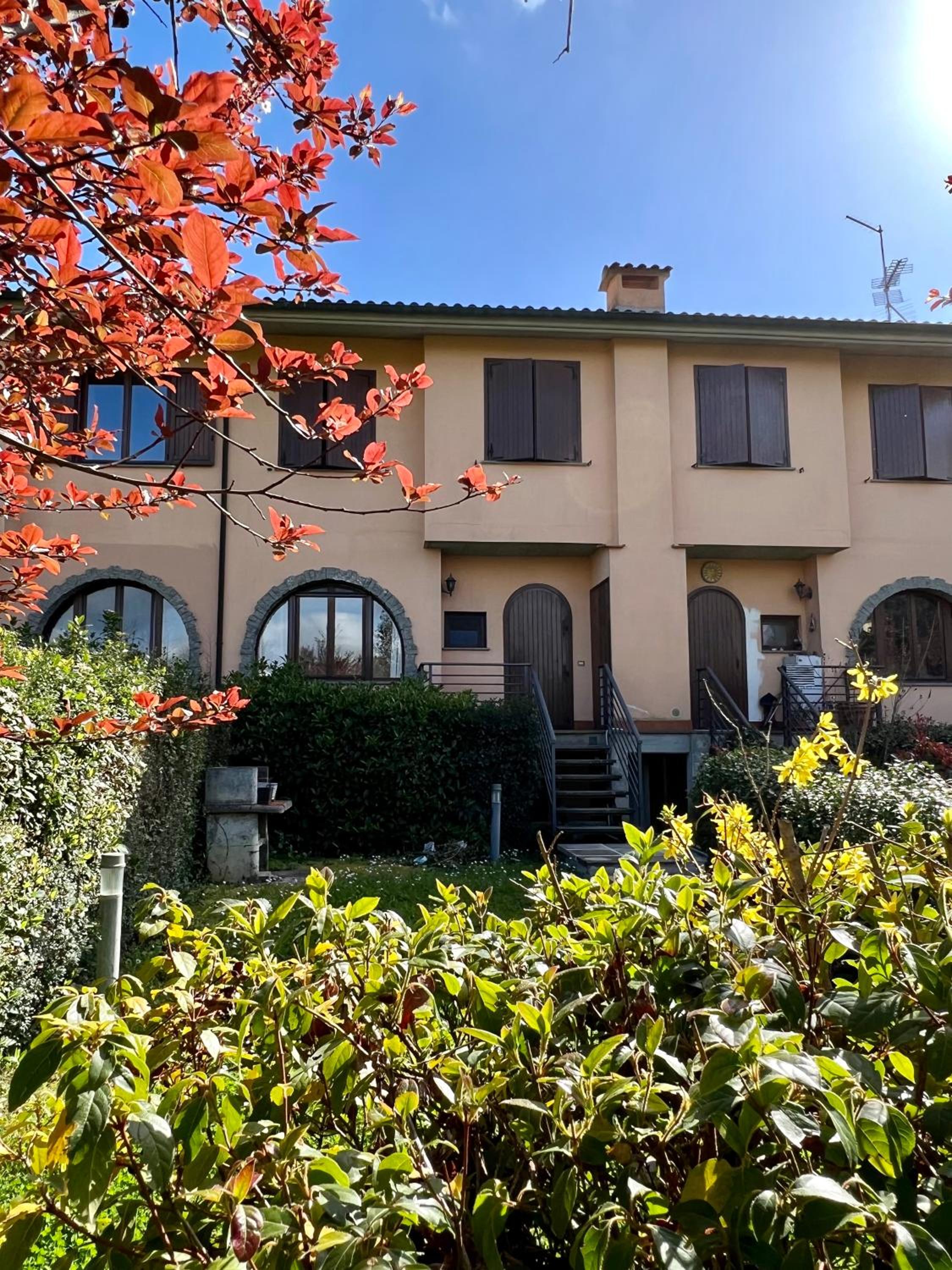 Casa Pruno Rosso view 3