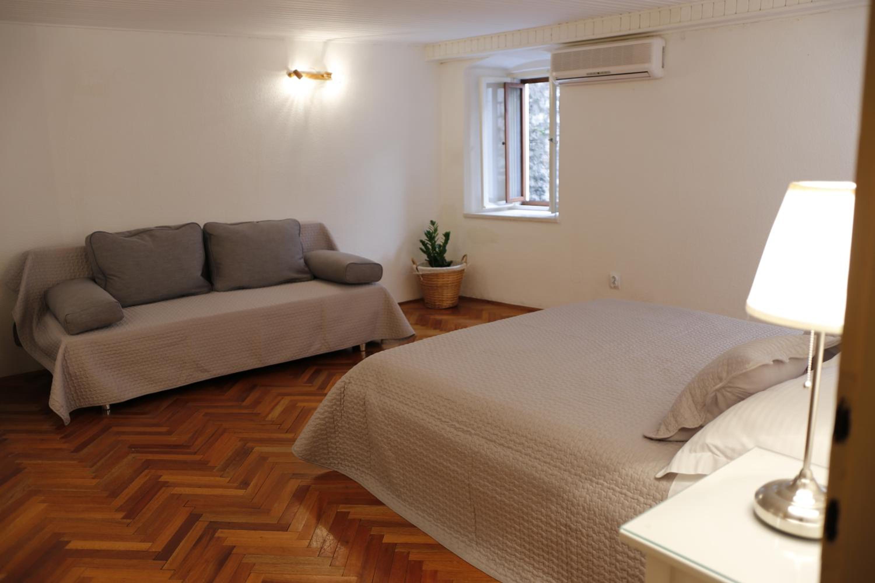 Apartment Blaise-Old Town