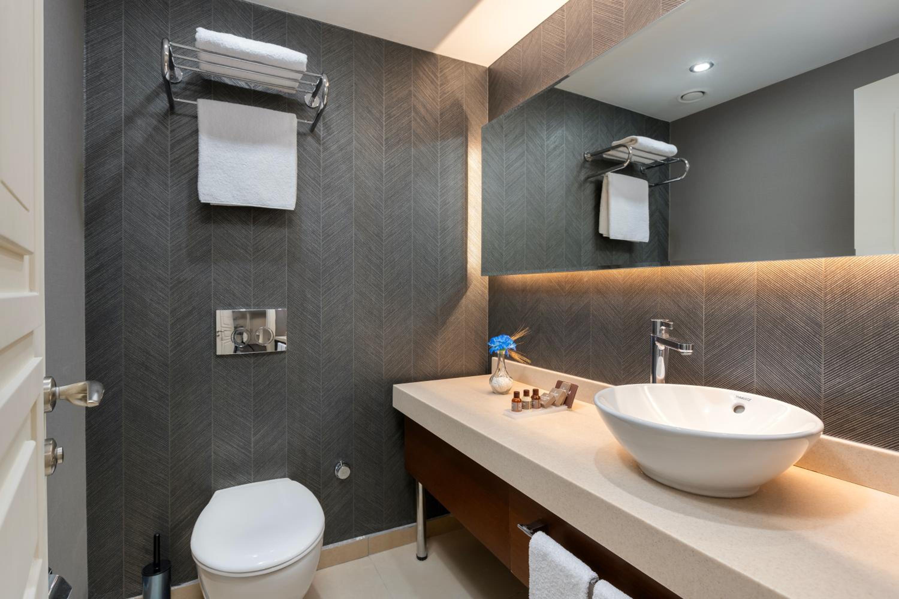 Miracle Istanbul Asia Airport Hotel & Spa - Image 61