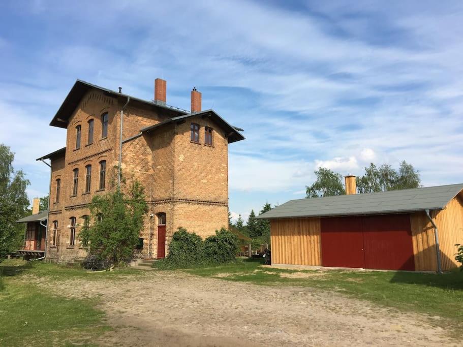 Landbahnhof Buschhof 2 OG mit Gartensauna