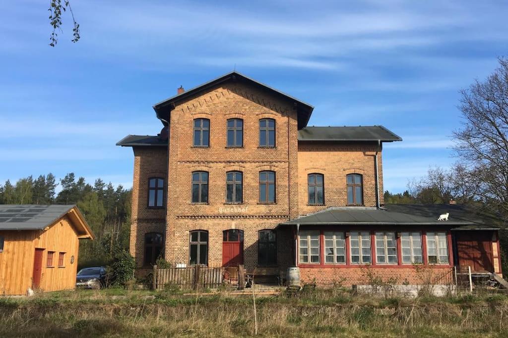 Landbahnhof Buschhof 2 OG mit Gartensauna
