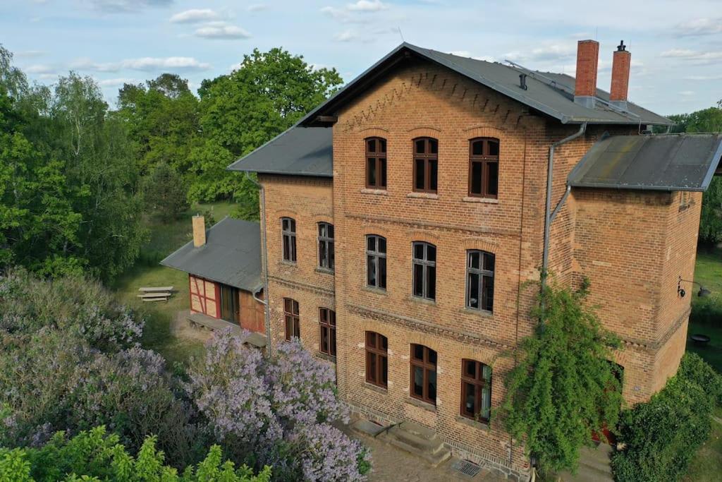 Landbahnhof Buschhof 2 OG mit Gartensauna