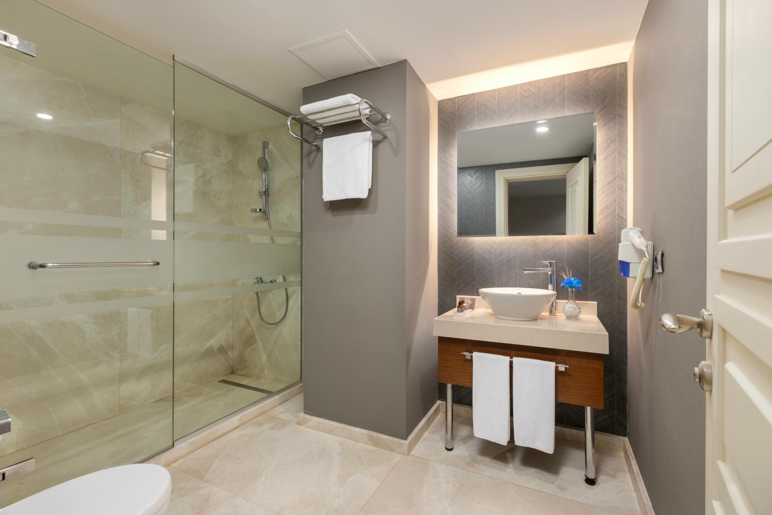 Miracle Istanbul Asia Airport Hotel & Spa - Image 82