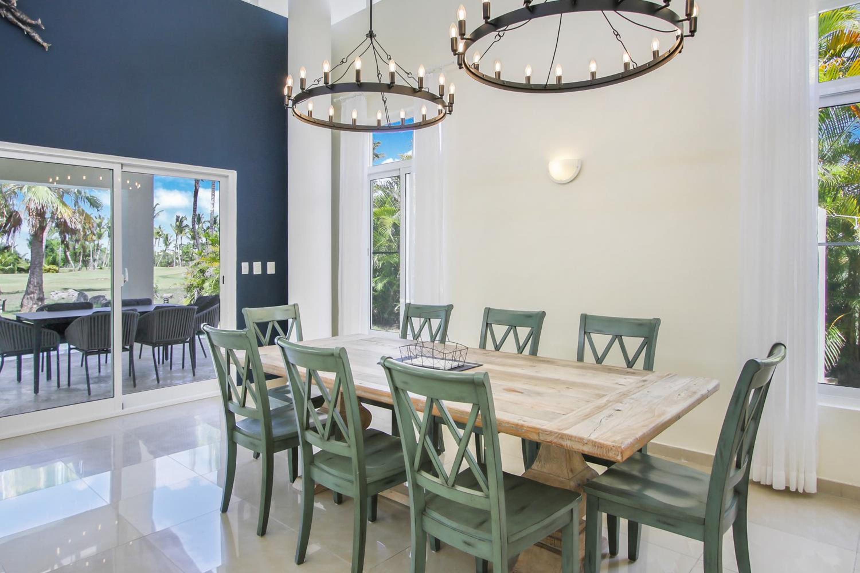 Stunning 3-Bedroom Villa with Pool, Jacuzzi and Maid near Bavaro Beach