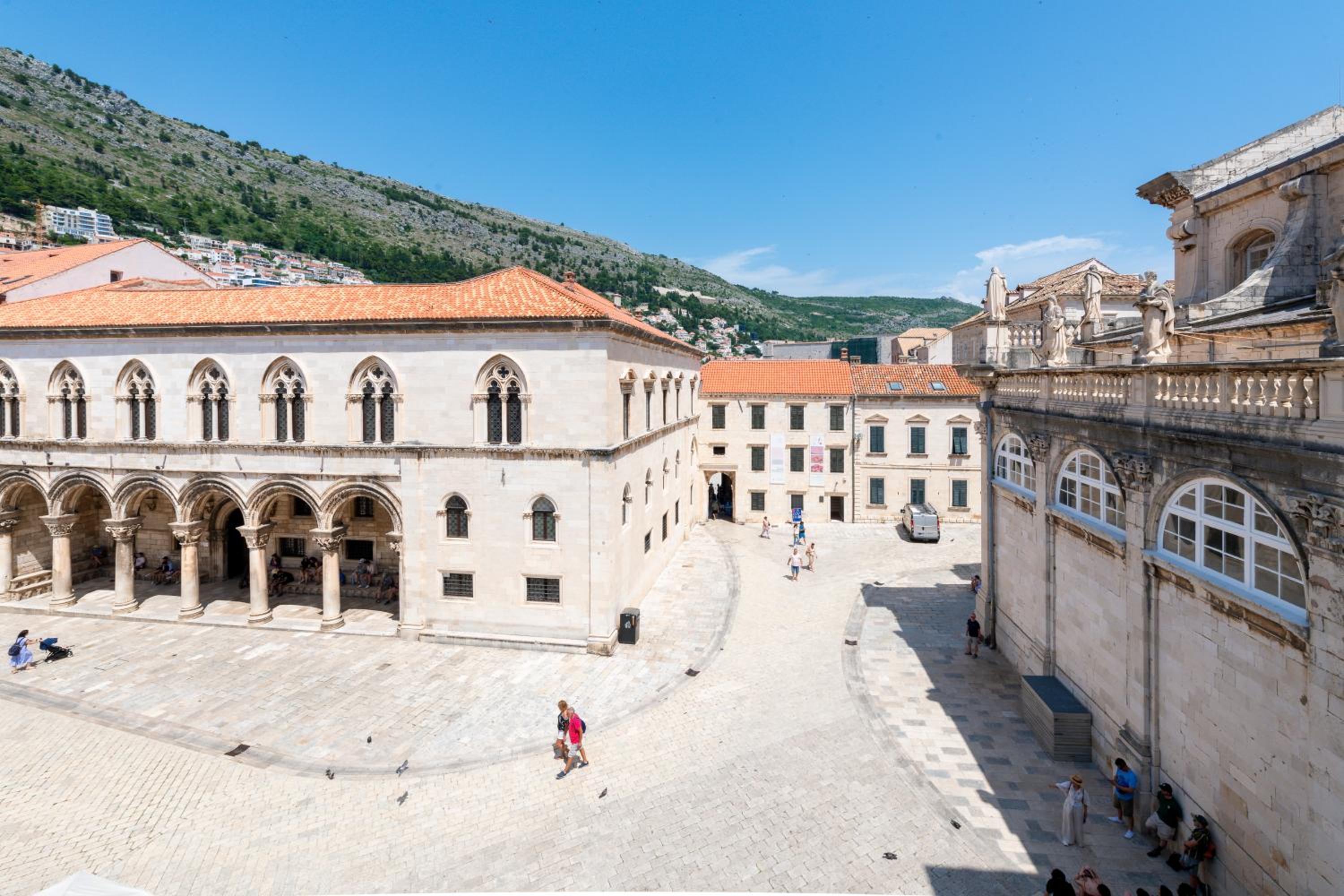 The Bassegli - Gozze Palace