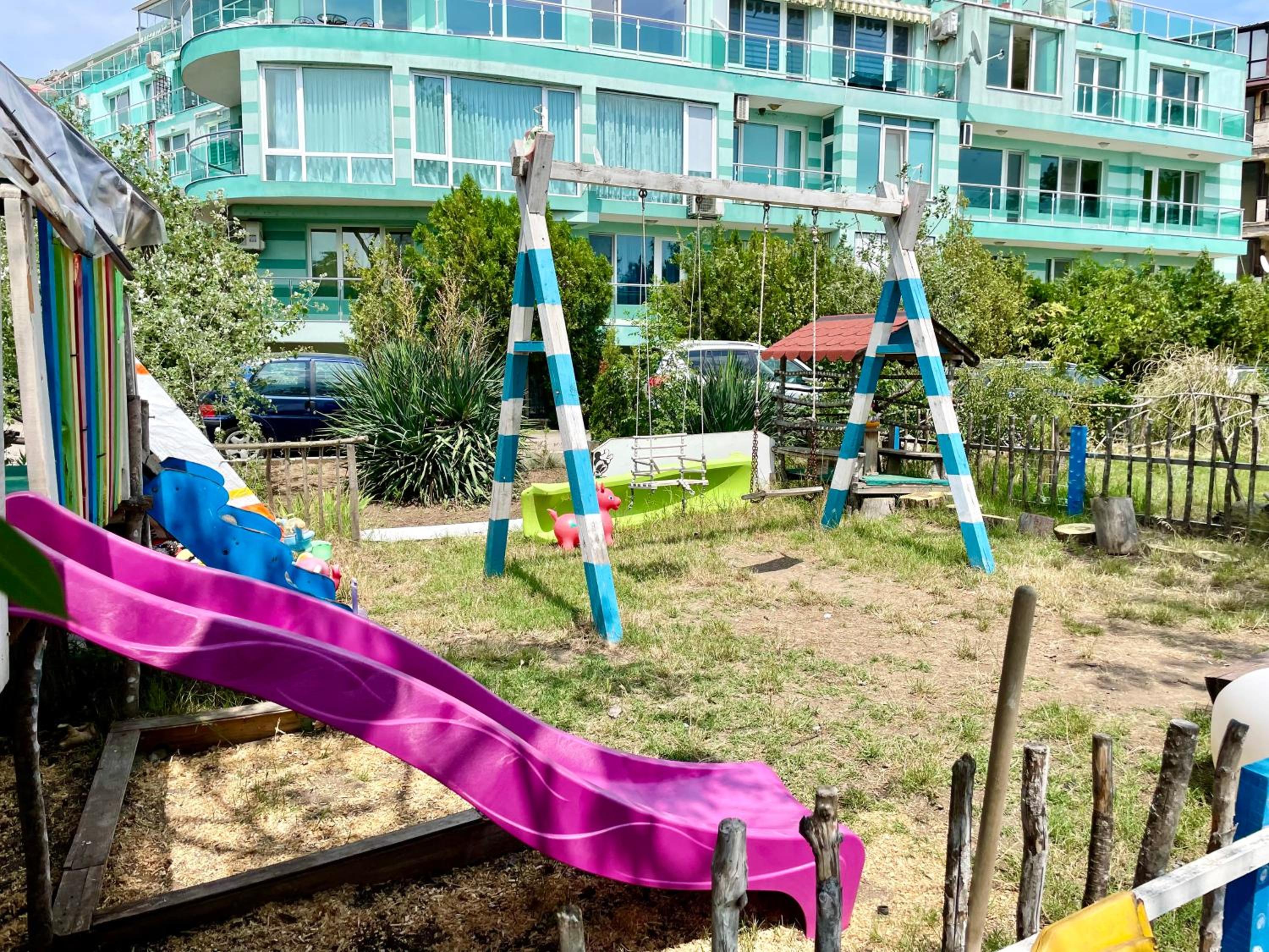 Budget First Sea Line Apt. FLORA