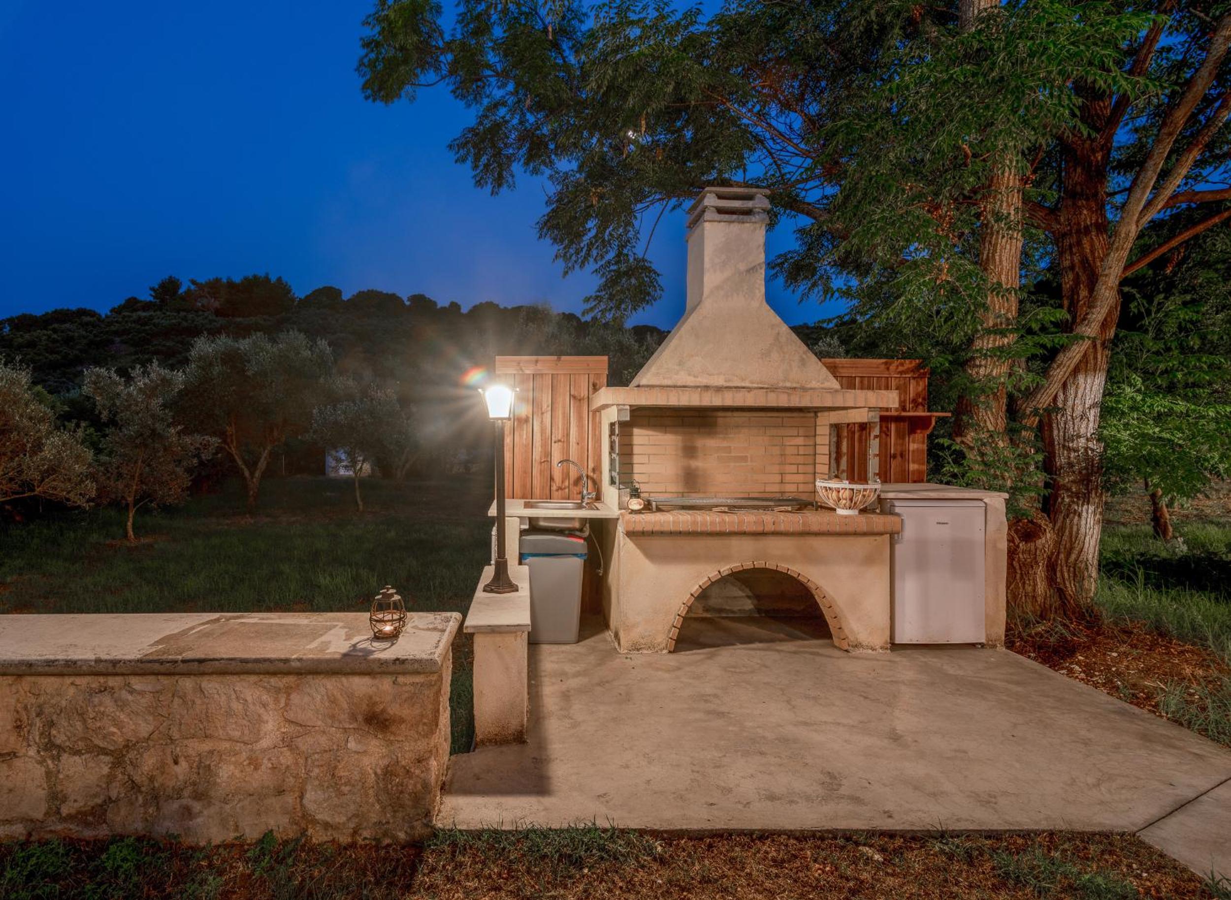 Villa Verdi - Your Family Oasis! view 4