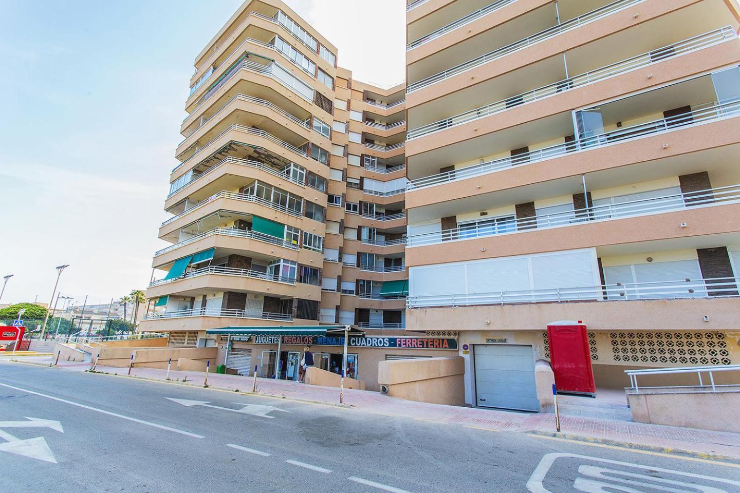 076 Modern Seaside Style-Alicante Holiday view 2