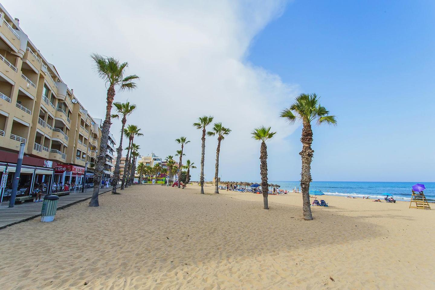 076 Modern Seaside Style-Alicante Holiday view 4