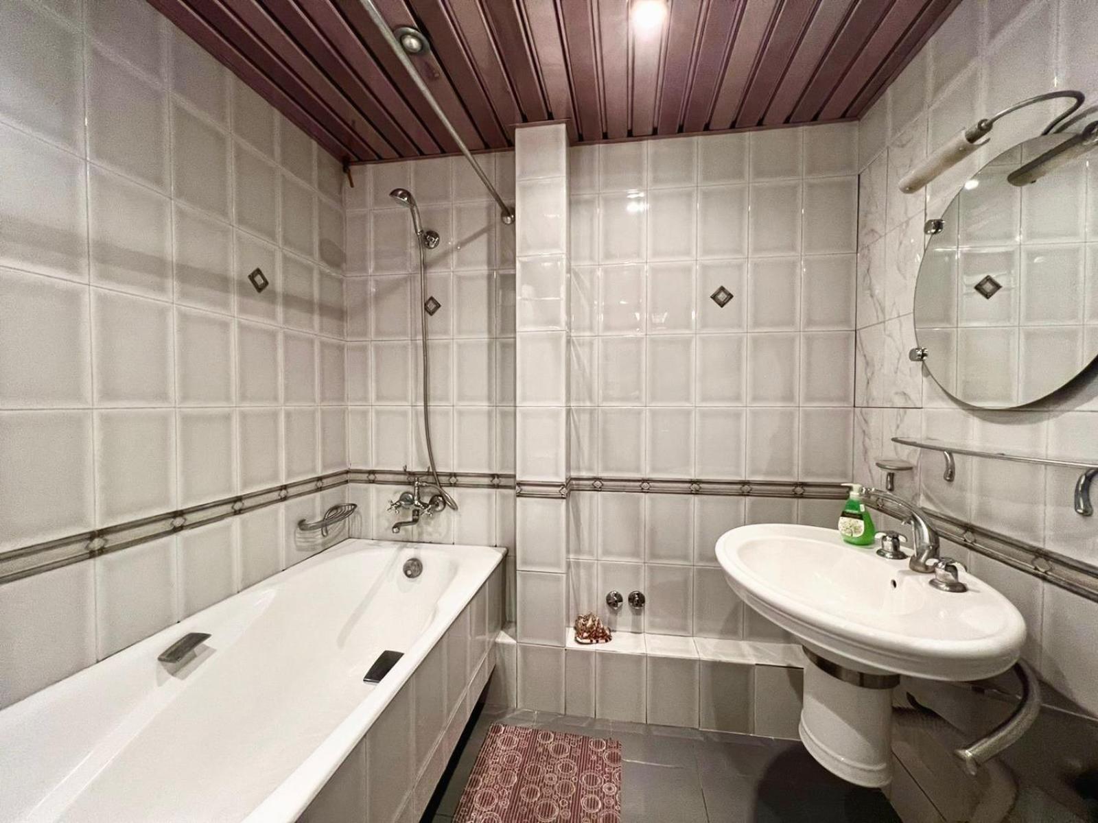 City Center Large and Comfortable 3 Bedroom, next to Northern Avenue