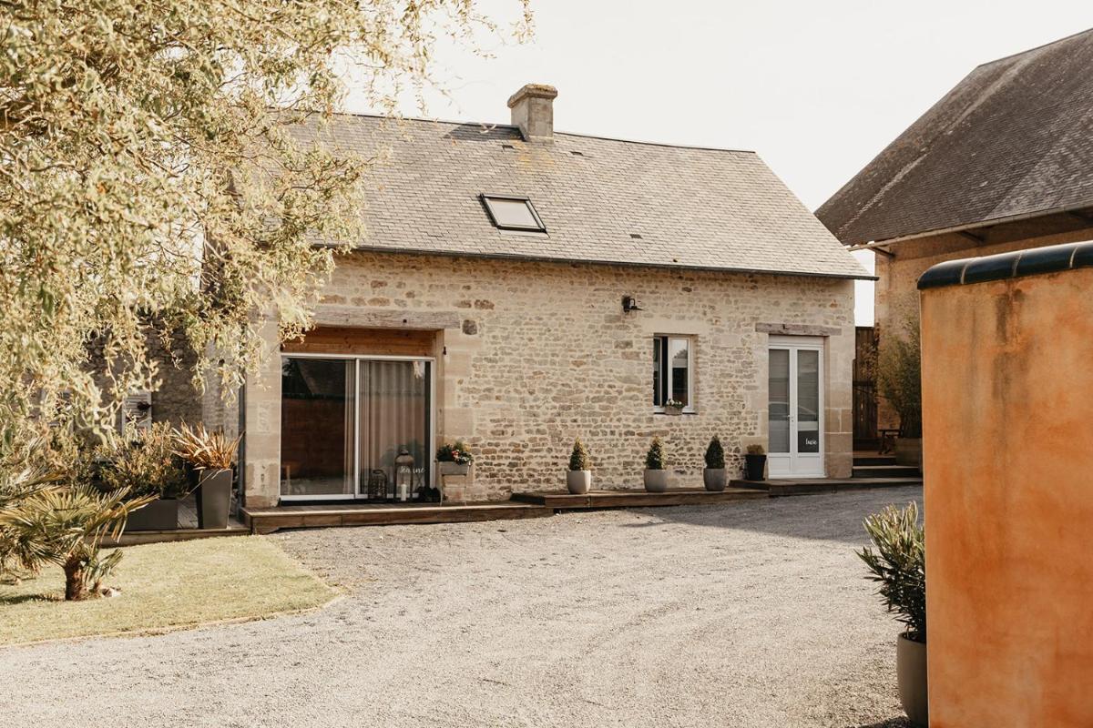 LE CLOS POULAIN Chambres d'Hôtes de charme au calme proche Bayeux et Gîtes cosy pour 2