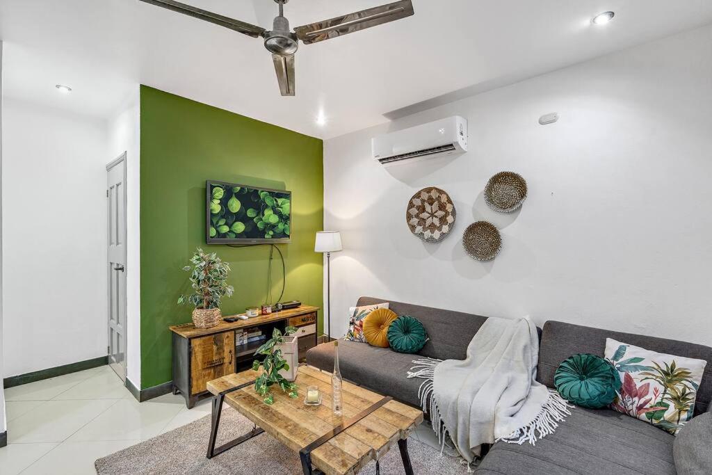 Casa Mojito~Serene 2 bedroom with prime location!