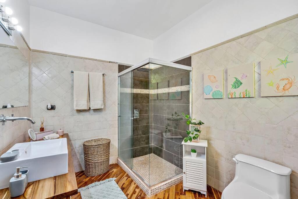 Casa Mojito~Serene 2 bedroom with prime location!