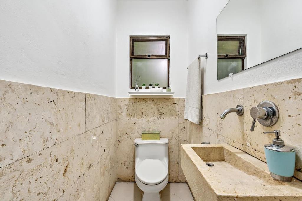 Casa Mojito~Serene 2 bedroom with prime location!
