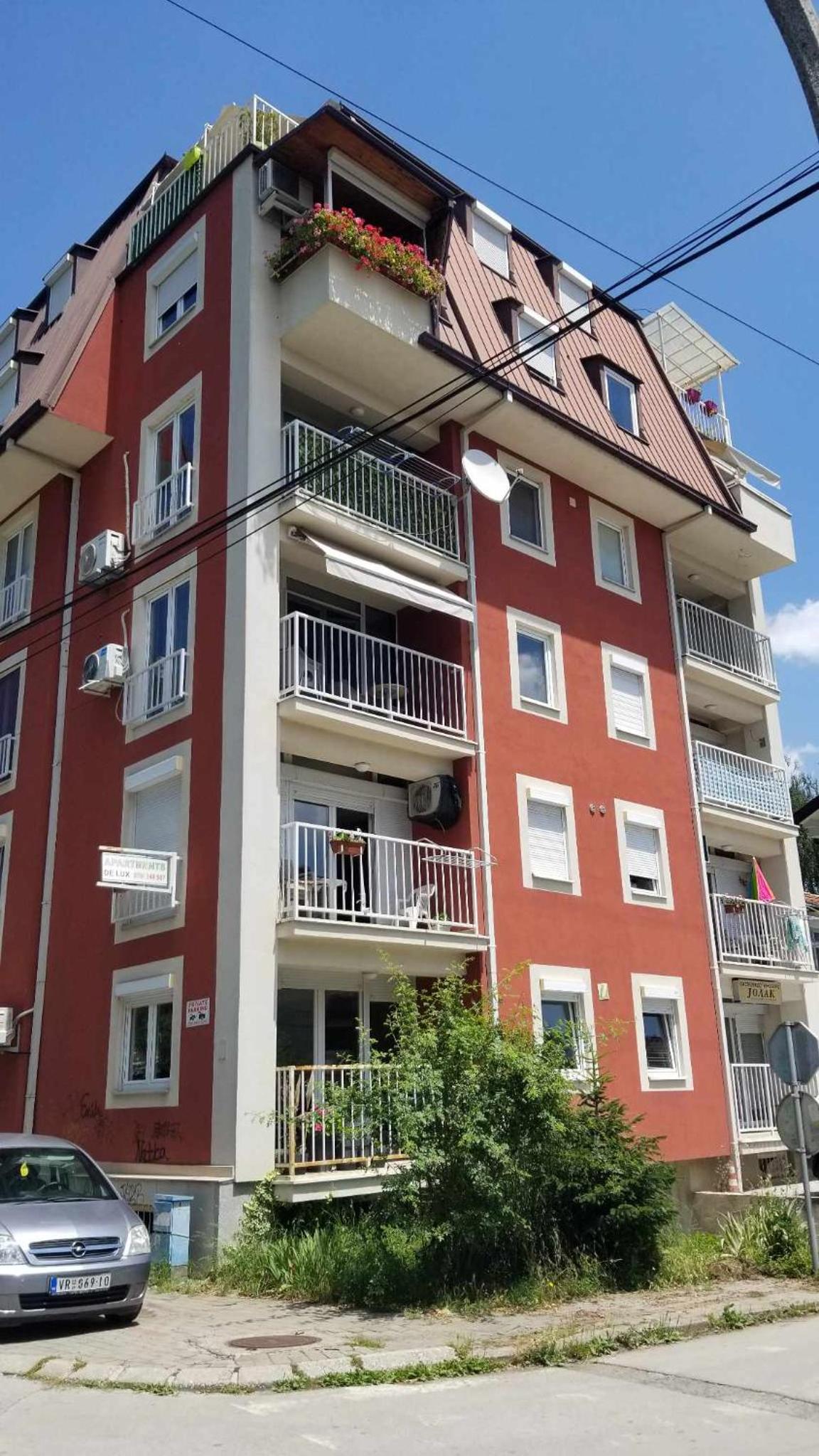 Labino Apartments 1 Red Passion view 4