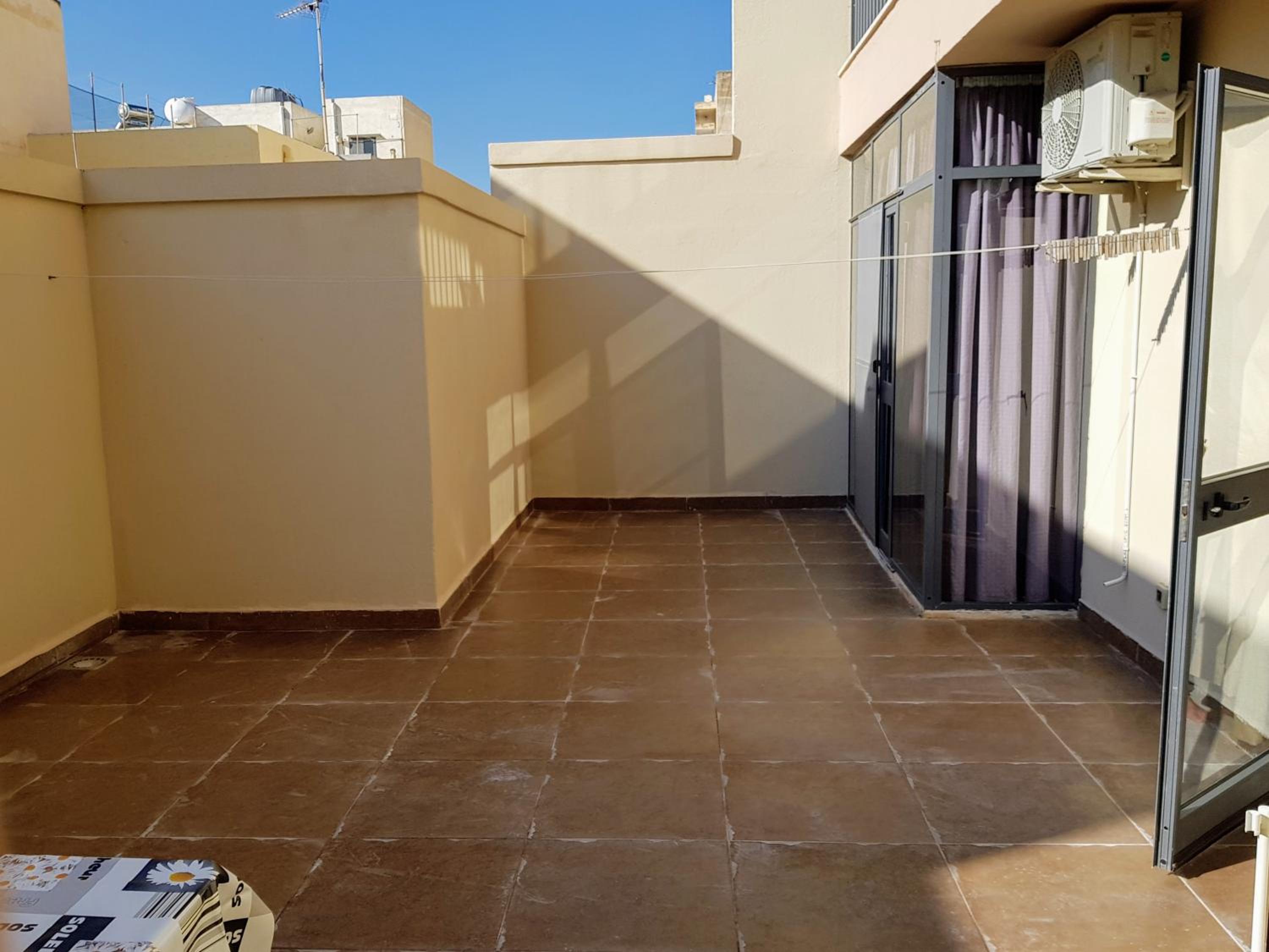 Charming apartment-wifi-sleeps 5