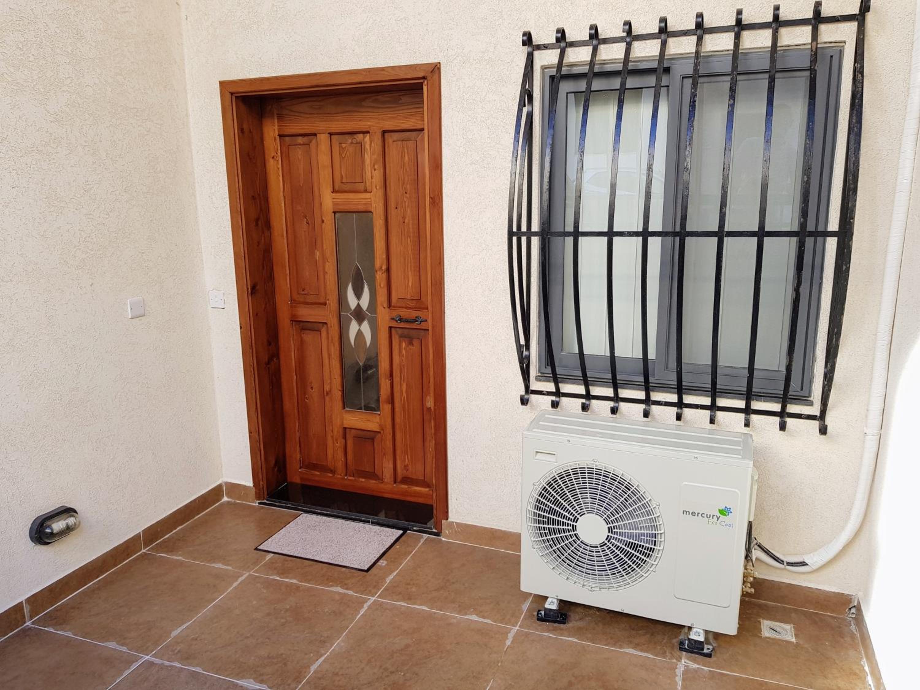 Charming apartment-wifi-sleeps 5