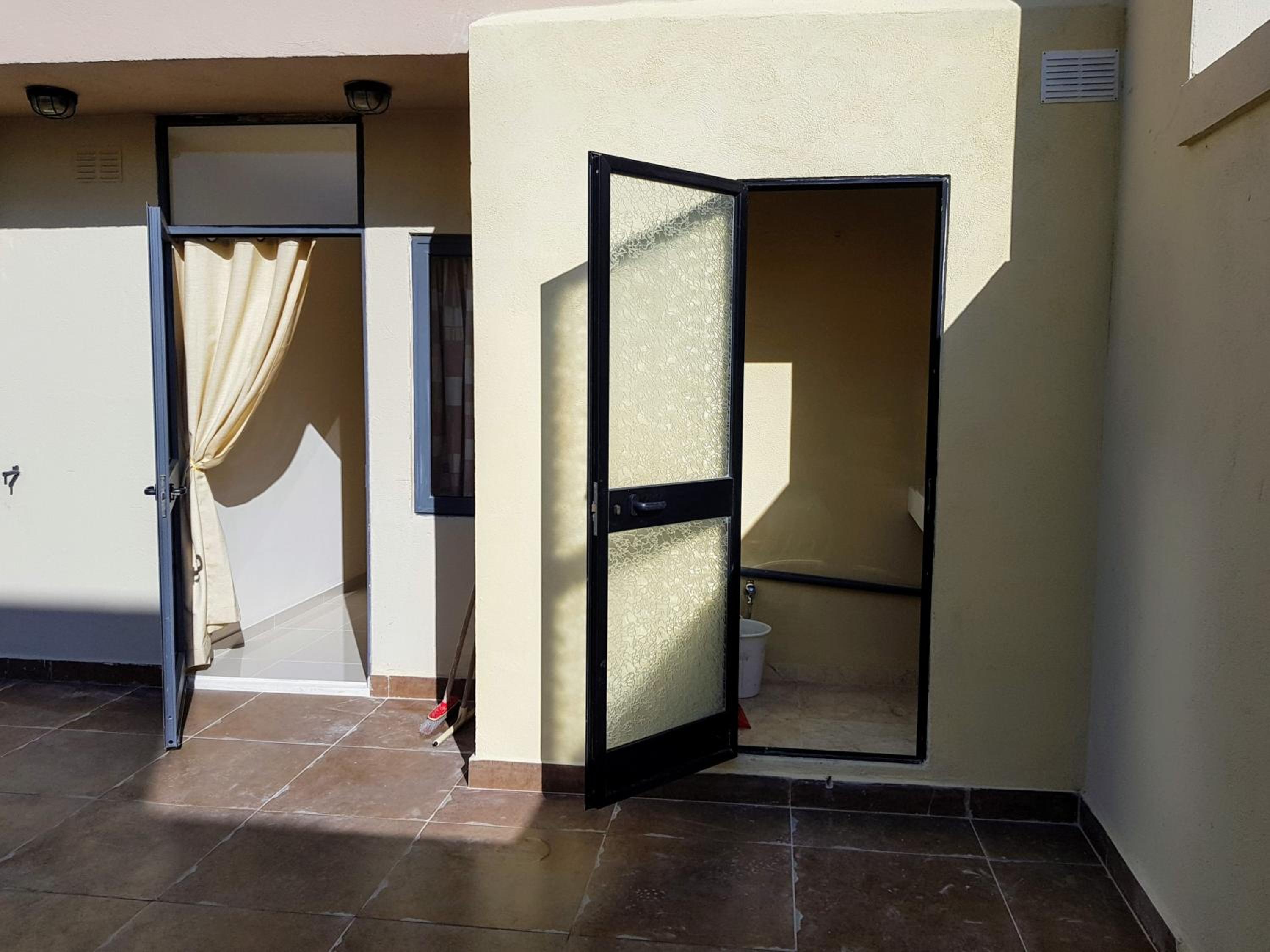 Charming apartment-wifi-sleeps 5
