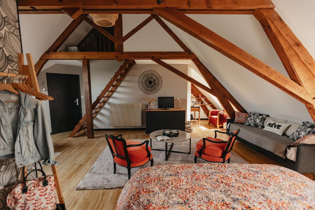 LE CLOS POULAIN Chambres d'Hôtes de charme au calme proche Bayeux et Gîtes cosy pour 2
