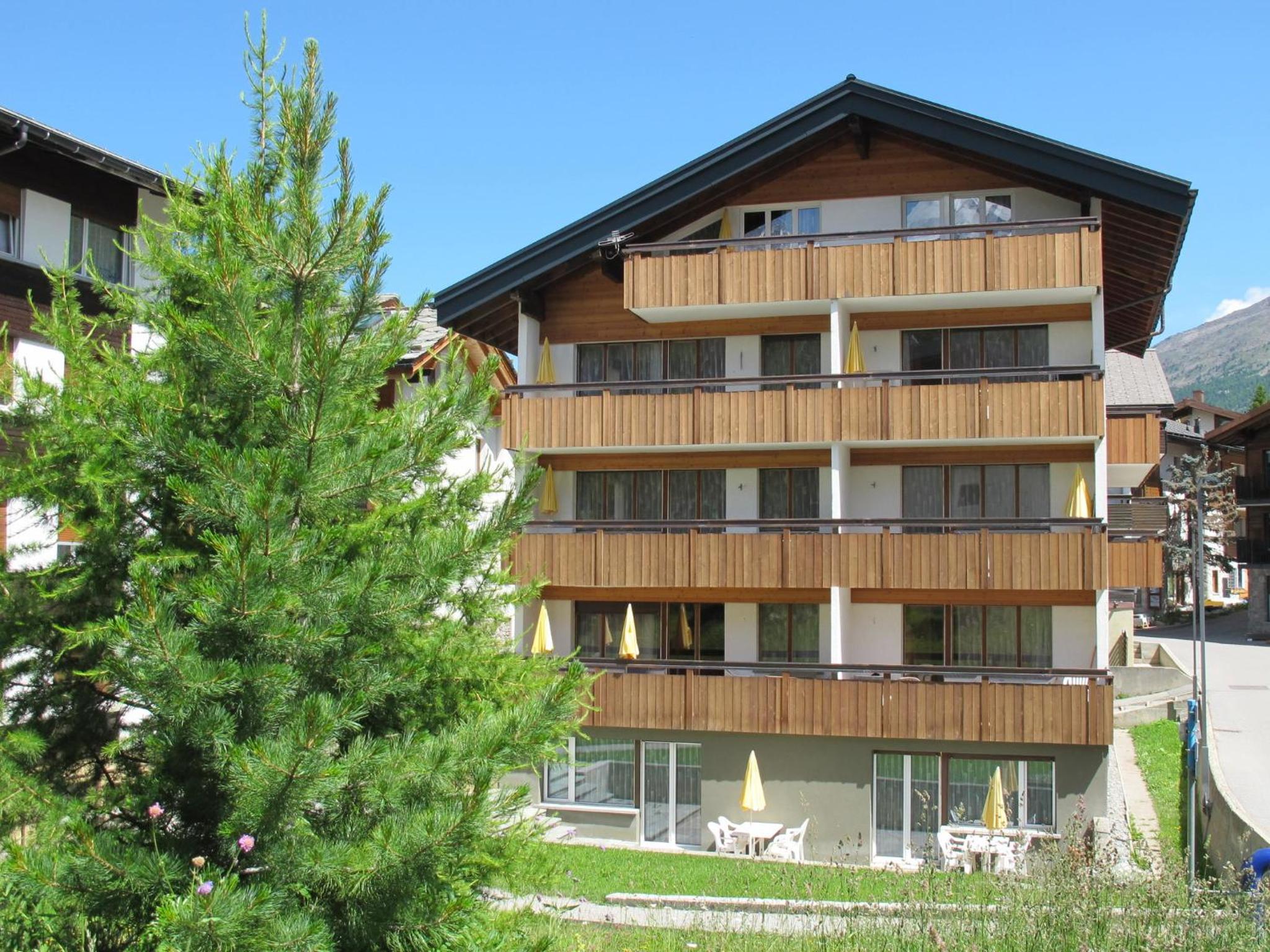 Appartementhaus Venetz SAAS107 ruhige Lage direkt an SKIBUSHALTESTELLE view 2
