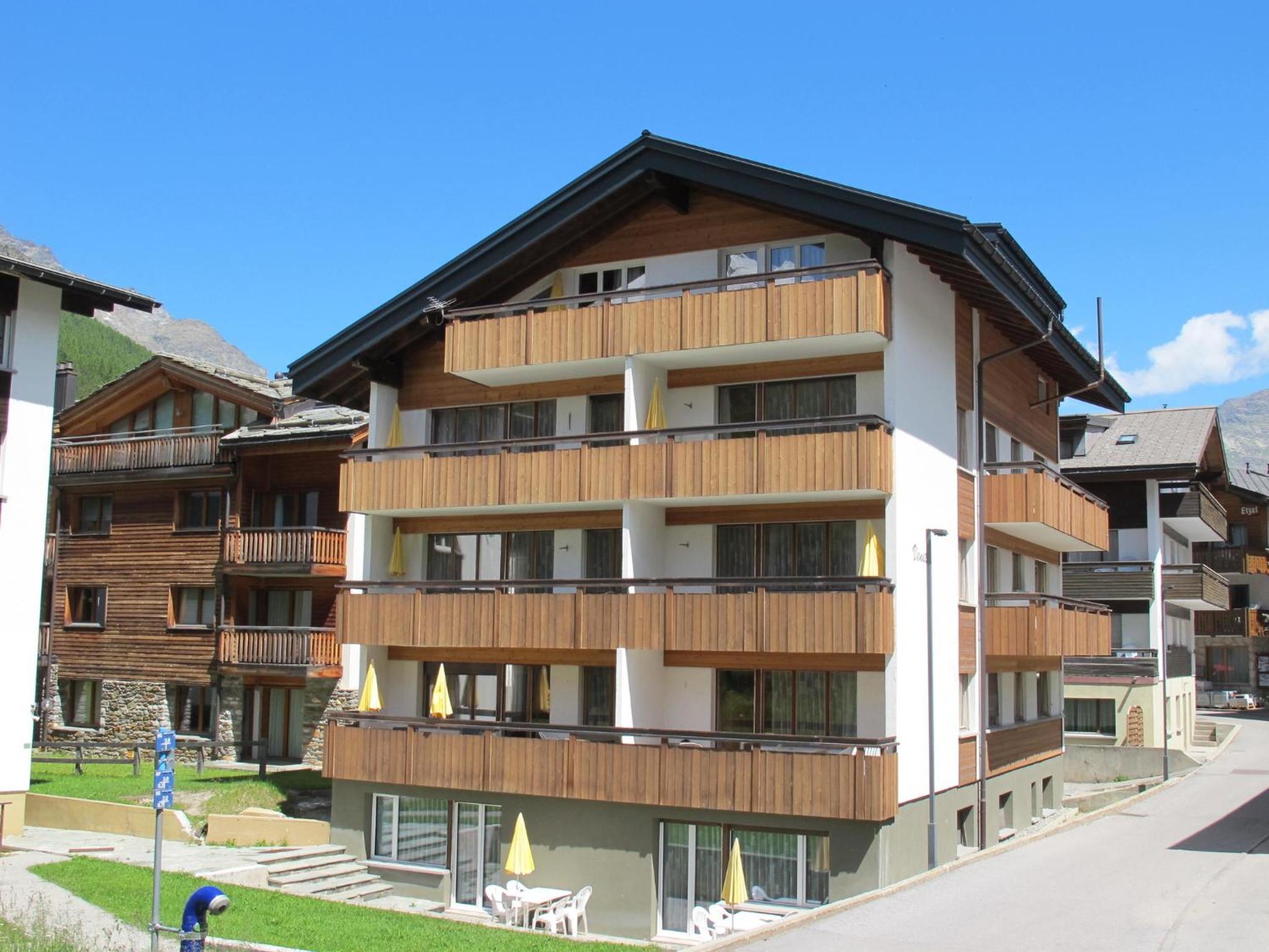 Appartementhaus Venetz SAAS105 ruhige Lage direkt an SKIBUSHALTESTELLE view 2
