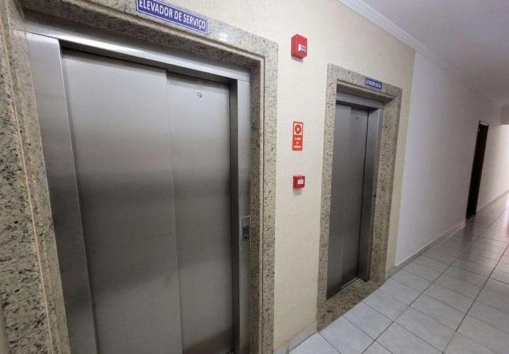 Apartamento Praia Grande 30 metros da praia Estacionamento Gratuito e WI-FI