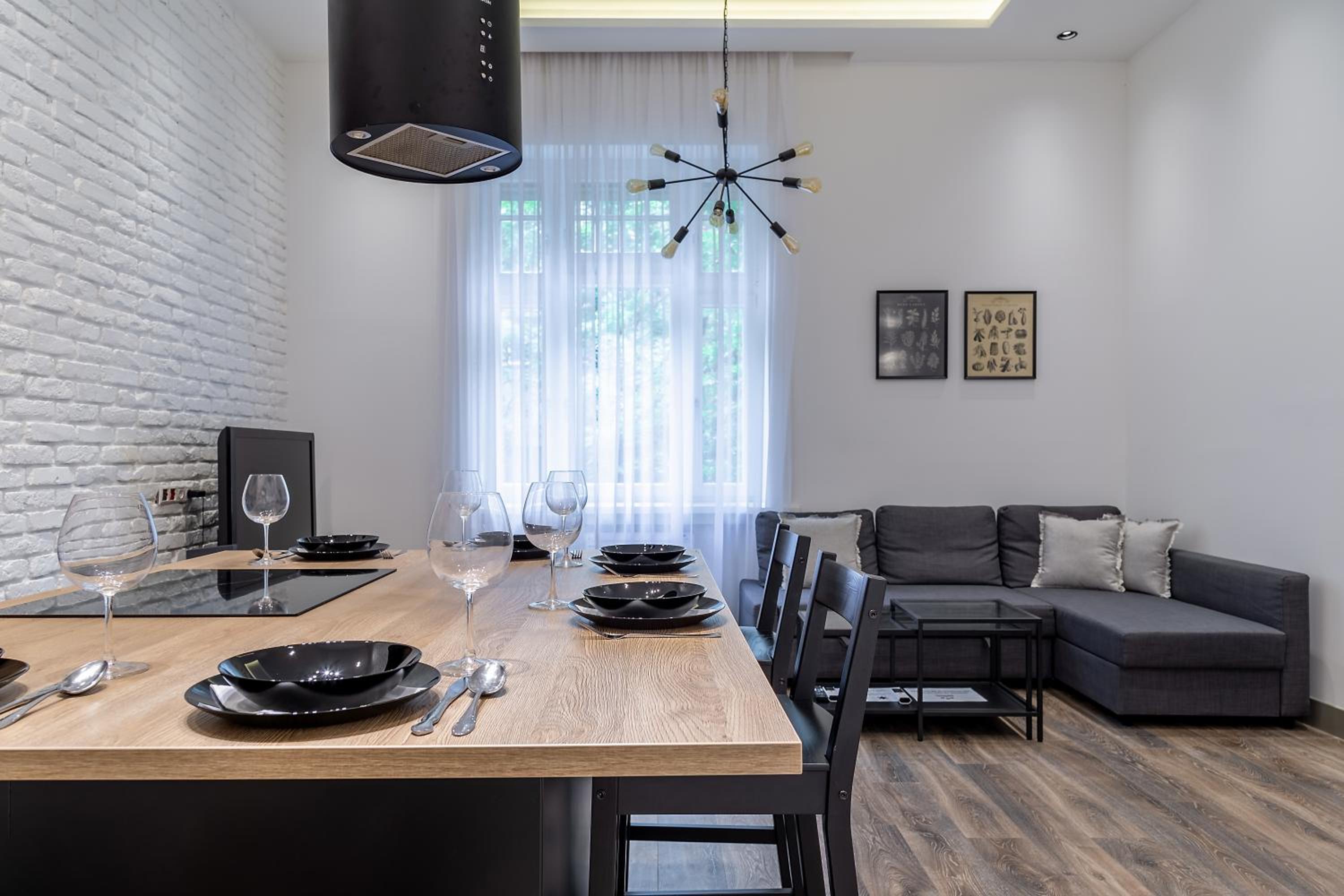 Alder Bridge Apartment