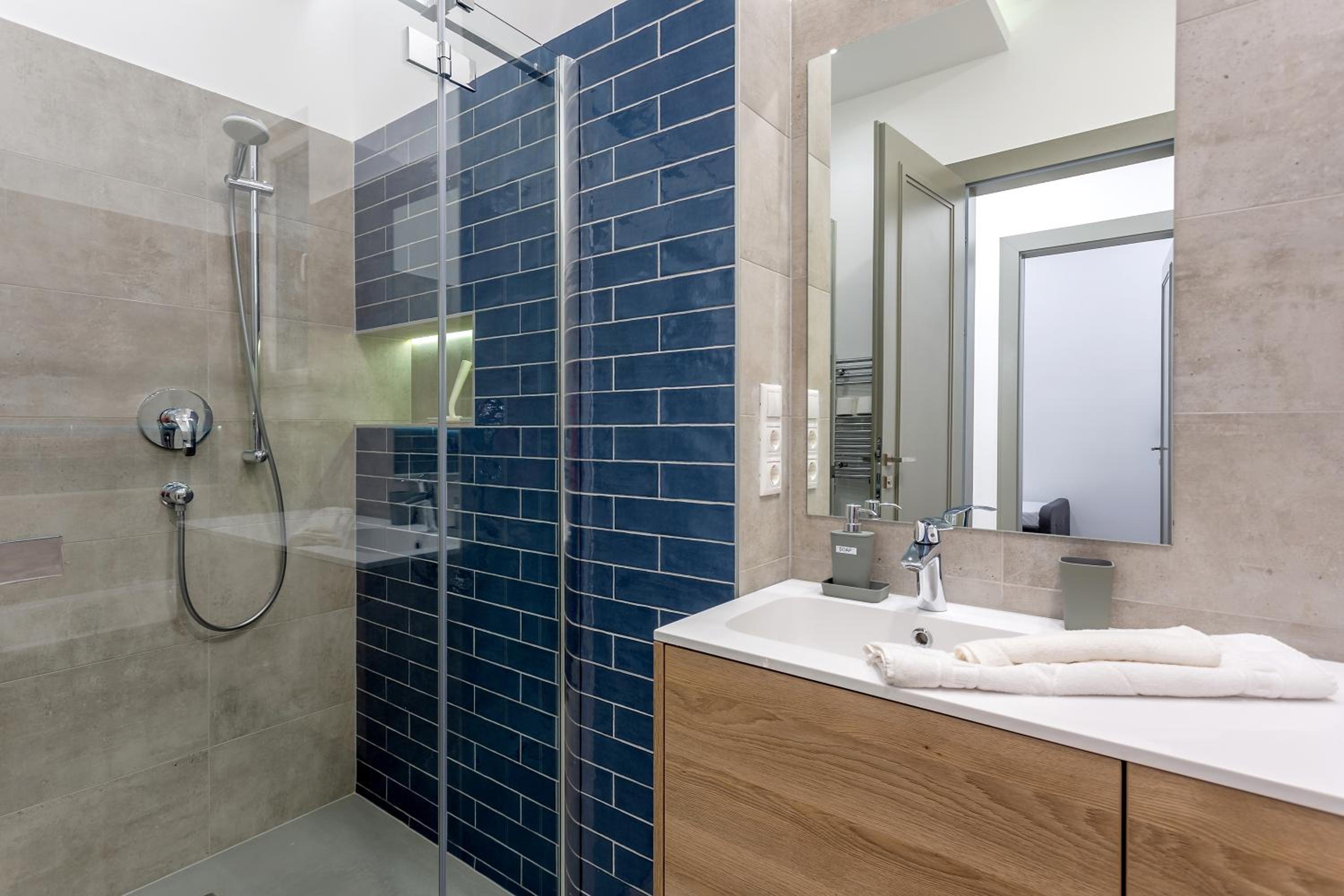 Alder Bridge Apartment
