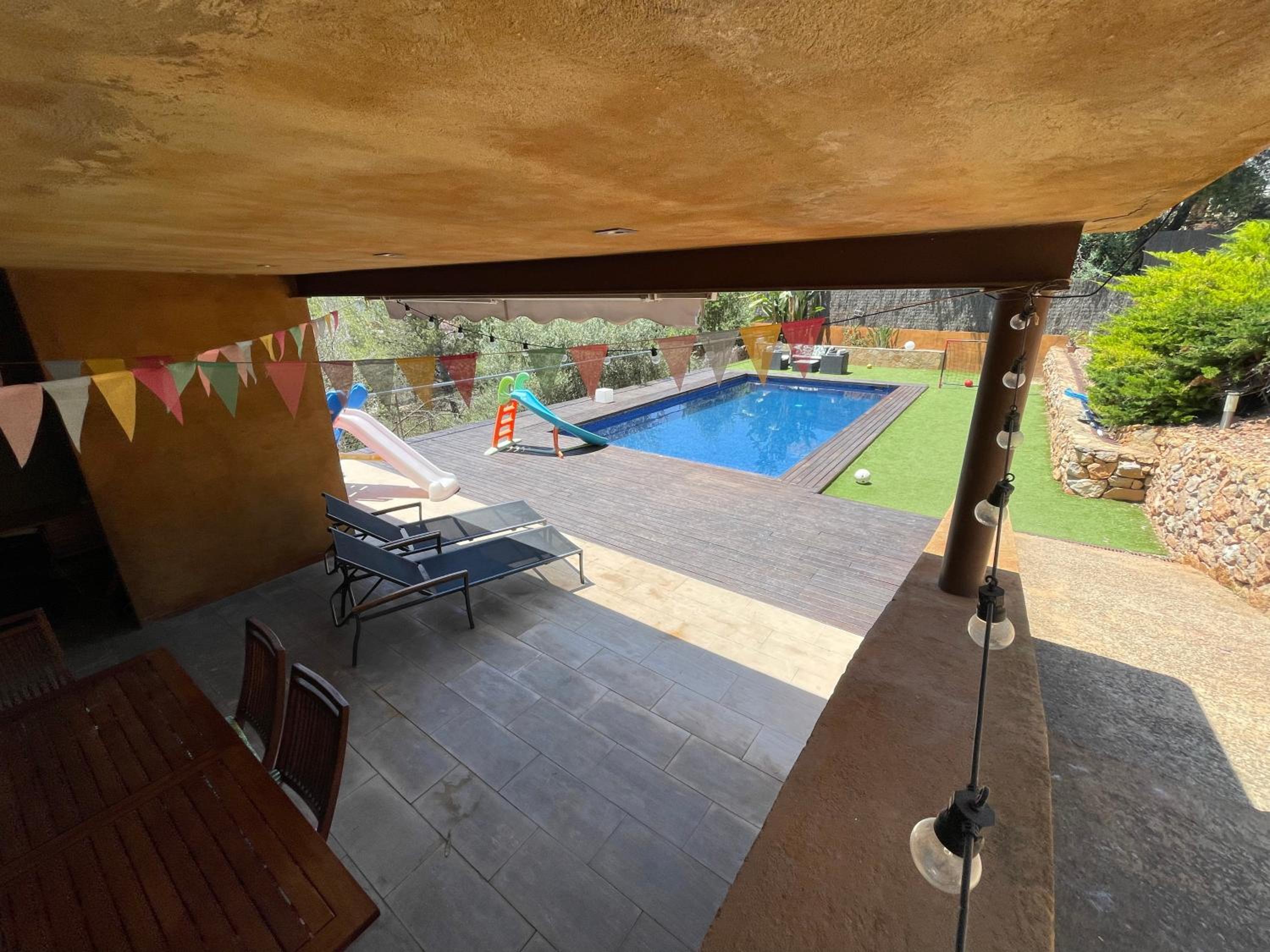 Sunny forest Villa near Barcelona