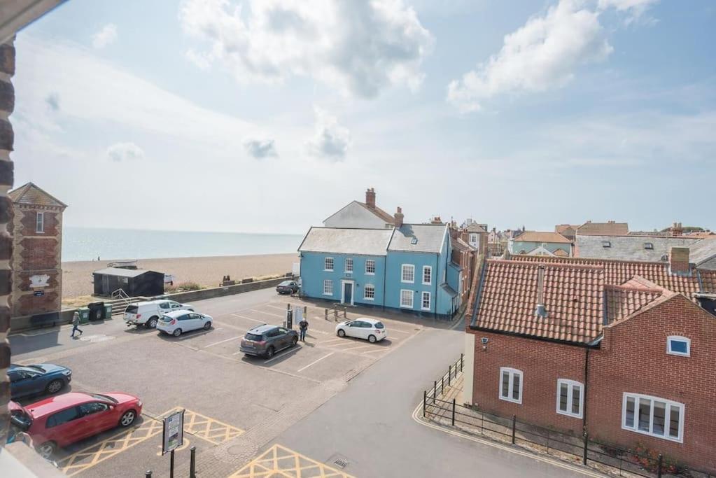Lyndhurst, Aldeburgh