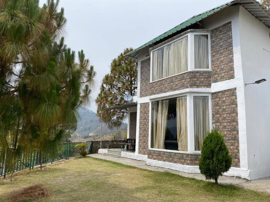Charming 2 Bedroom Rustic Villa with Garden view 3