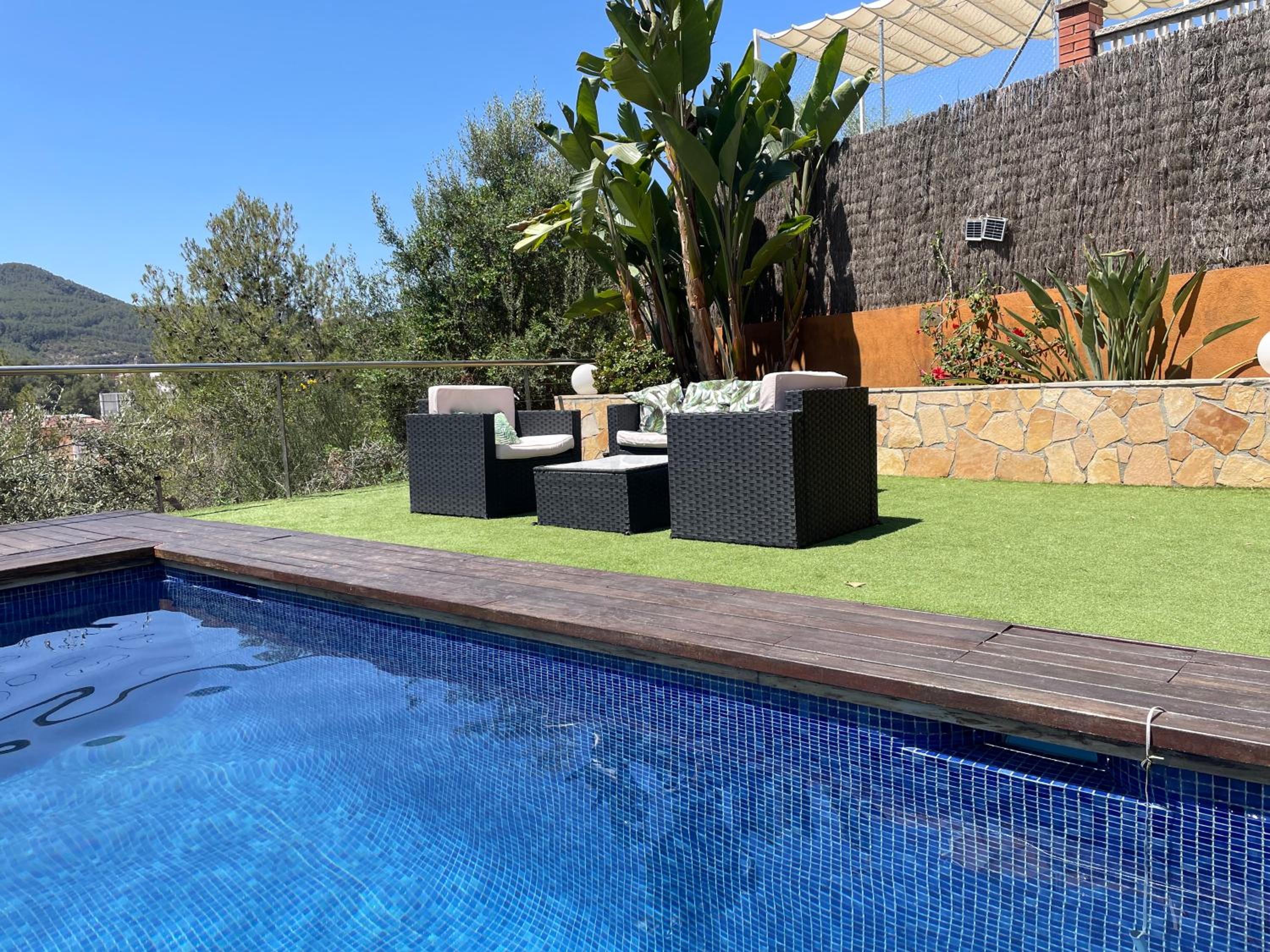 Sunny forest Villa near Barcelona