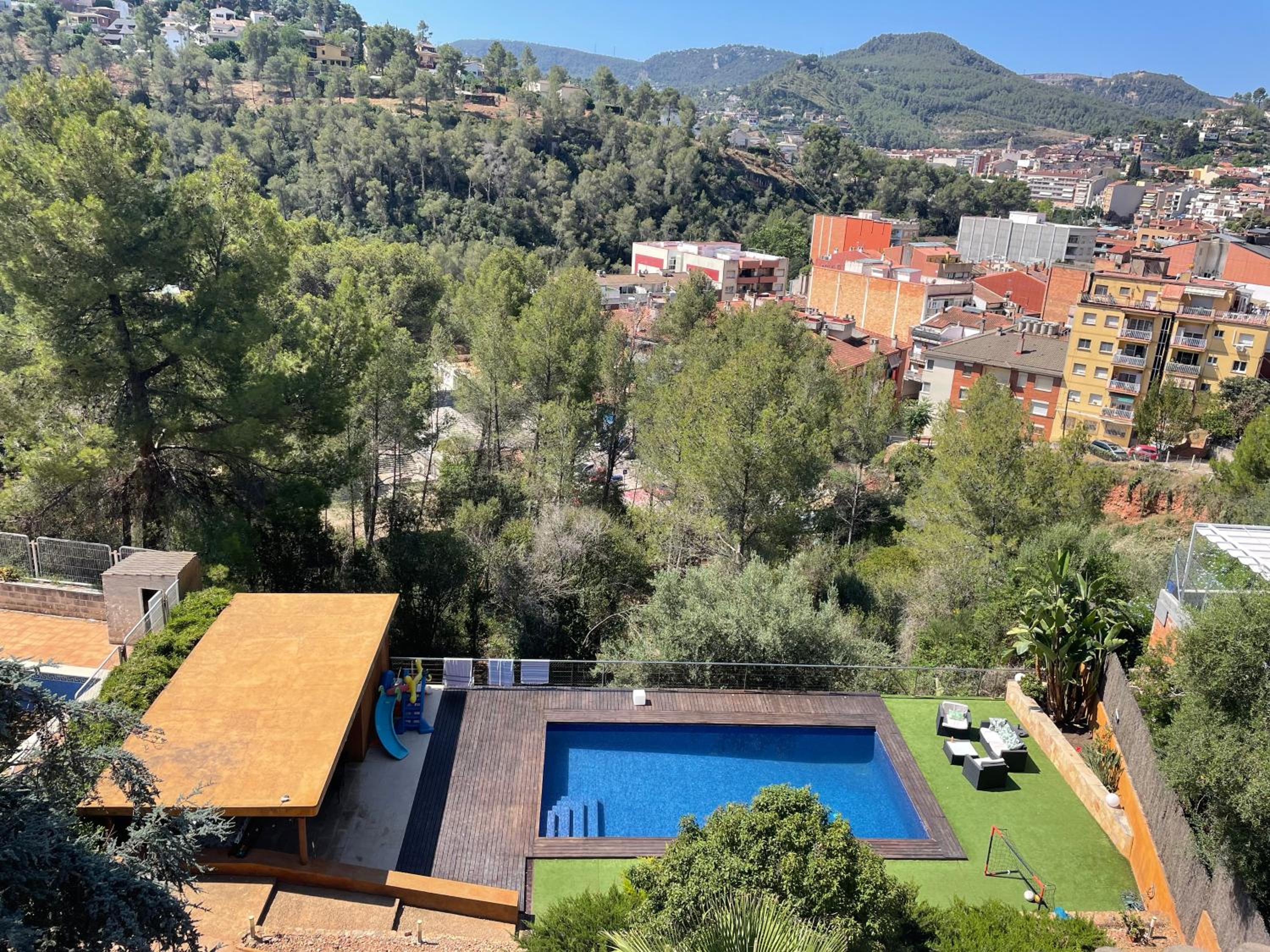 Sunny forest Villa near Barcelona