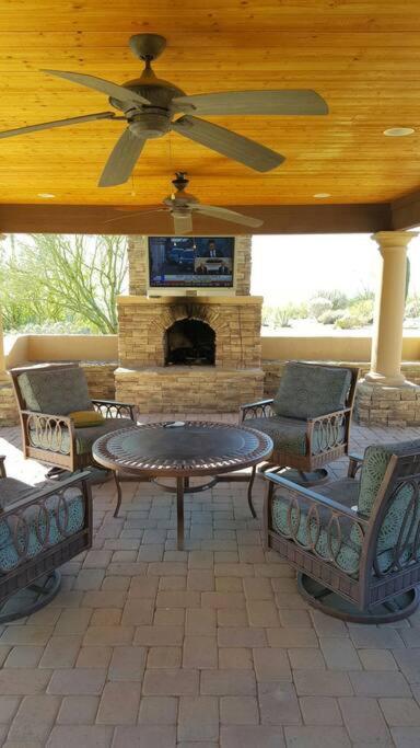 Private Luxury Estate on 5 acres