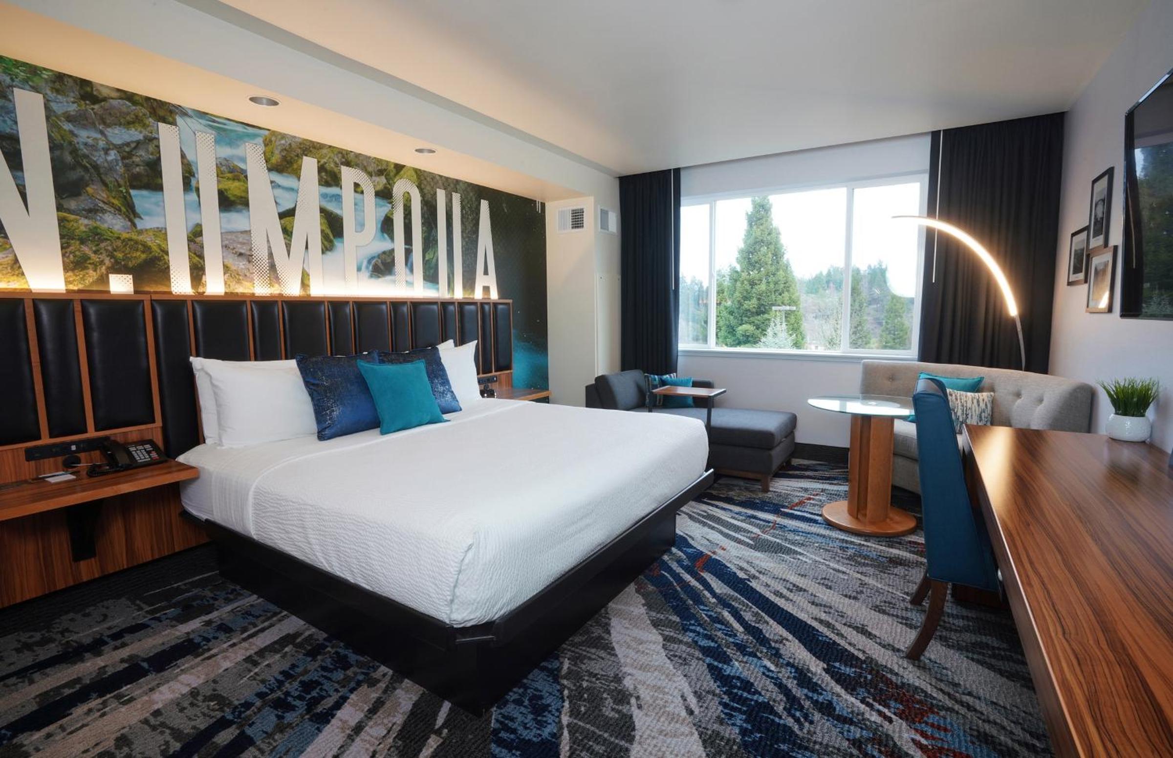 Roseburg Vacations - Seven Feathers Casino Resort - Property Image 2