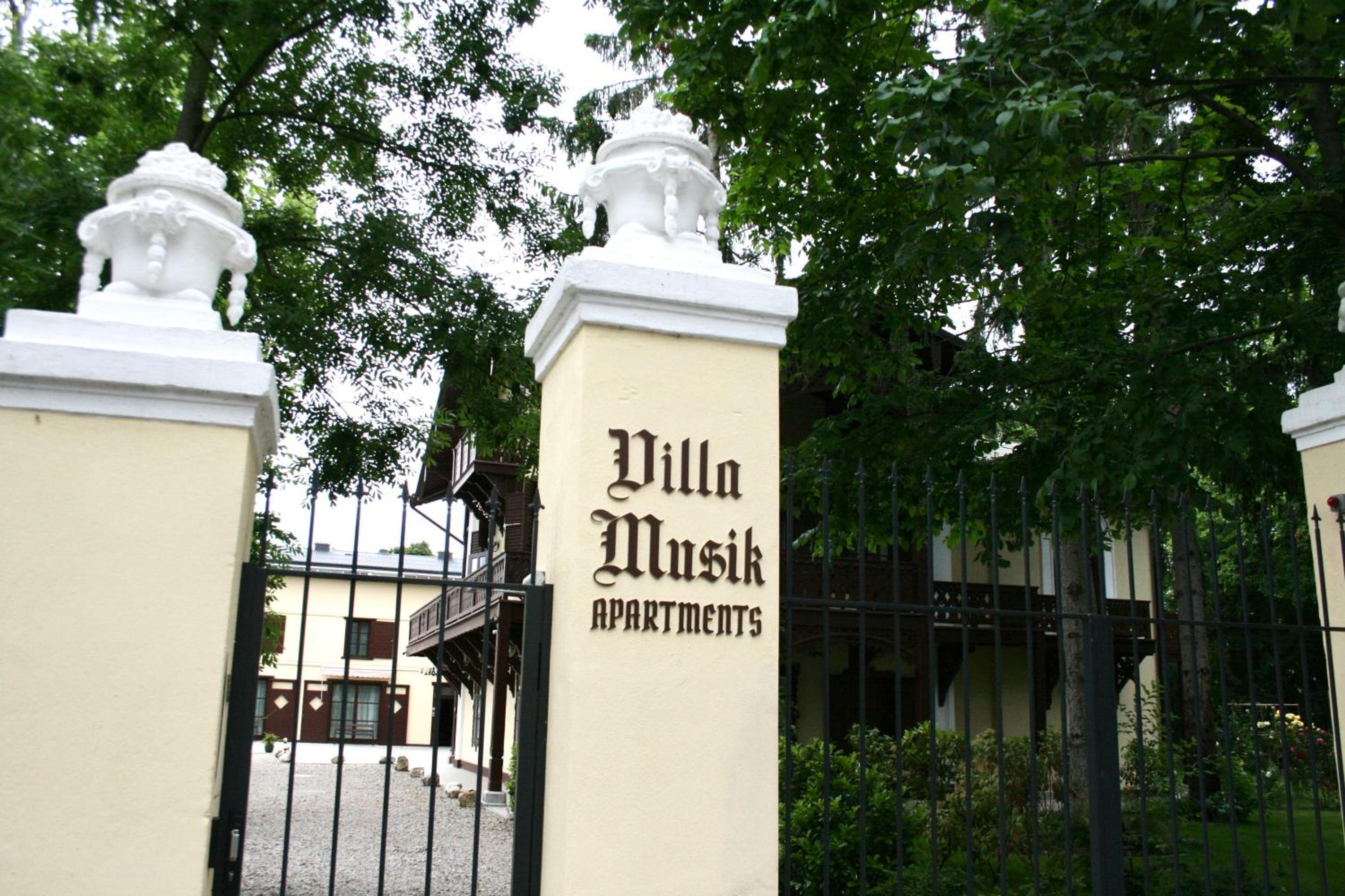Villa Musik - apartments in historical Villa , Baden