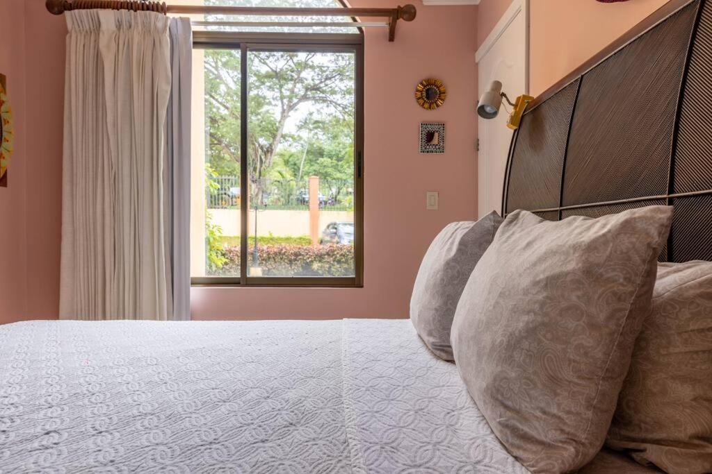 Sunrise 17-Tropical Three Bedroom Condo!